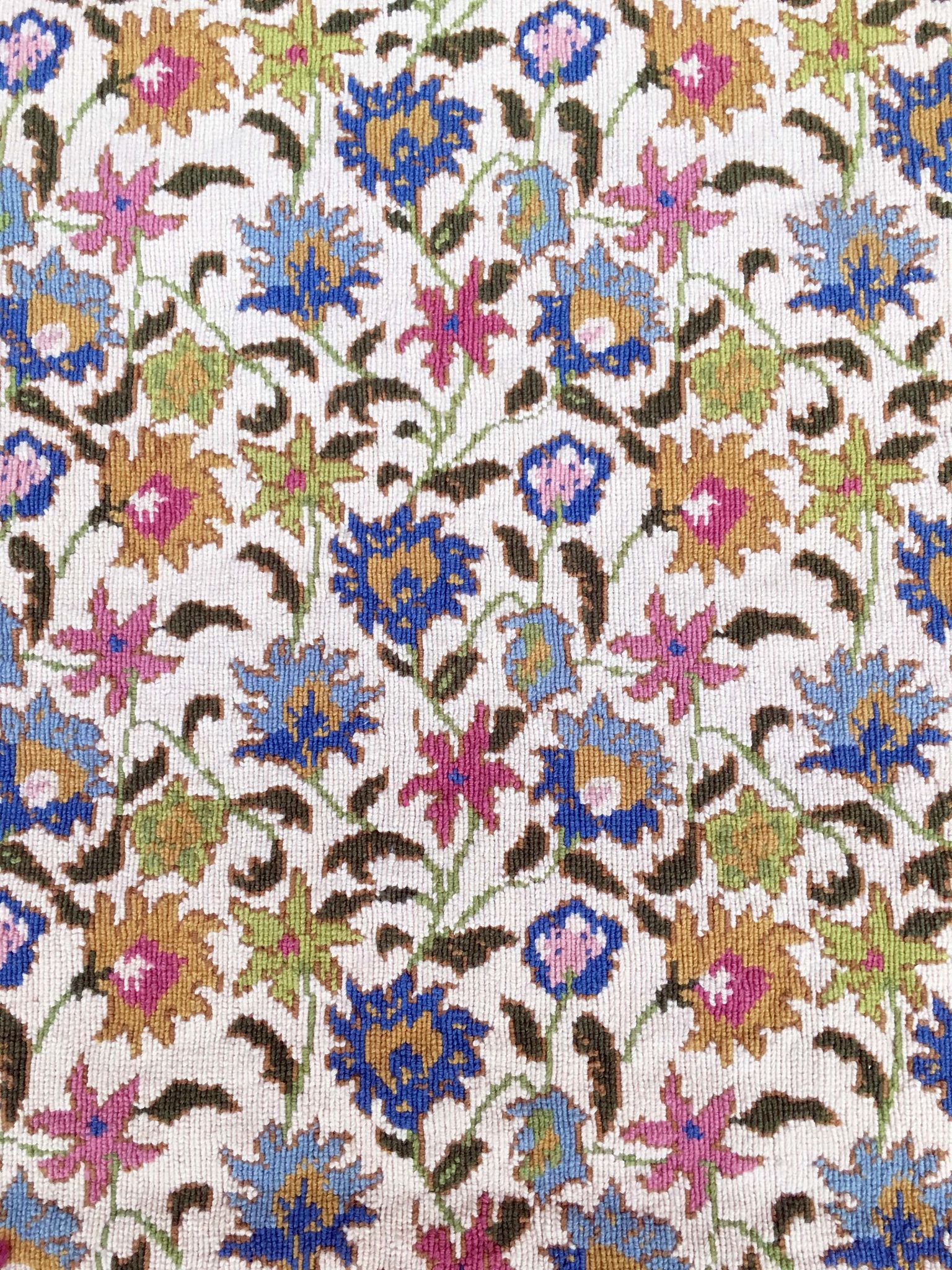 The Portugal hand made carpets: Arraiolos 190 x 130 cm