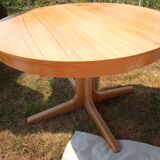 Round table
