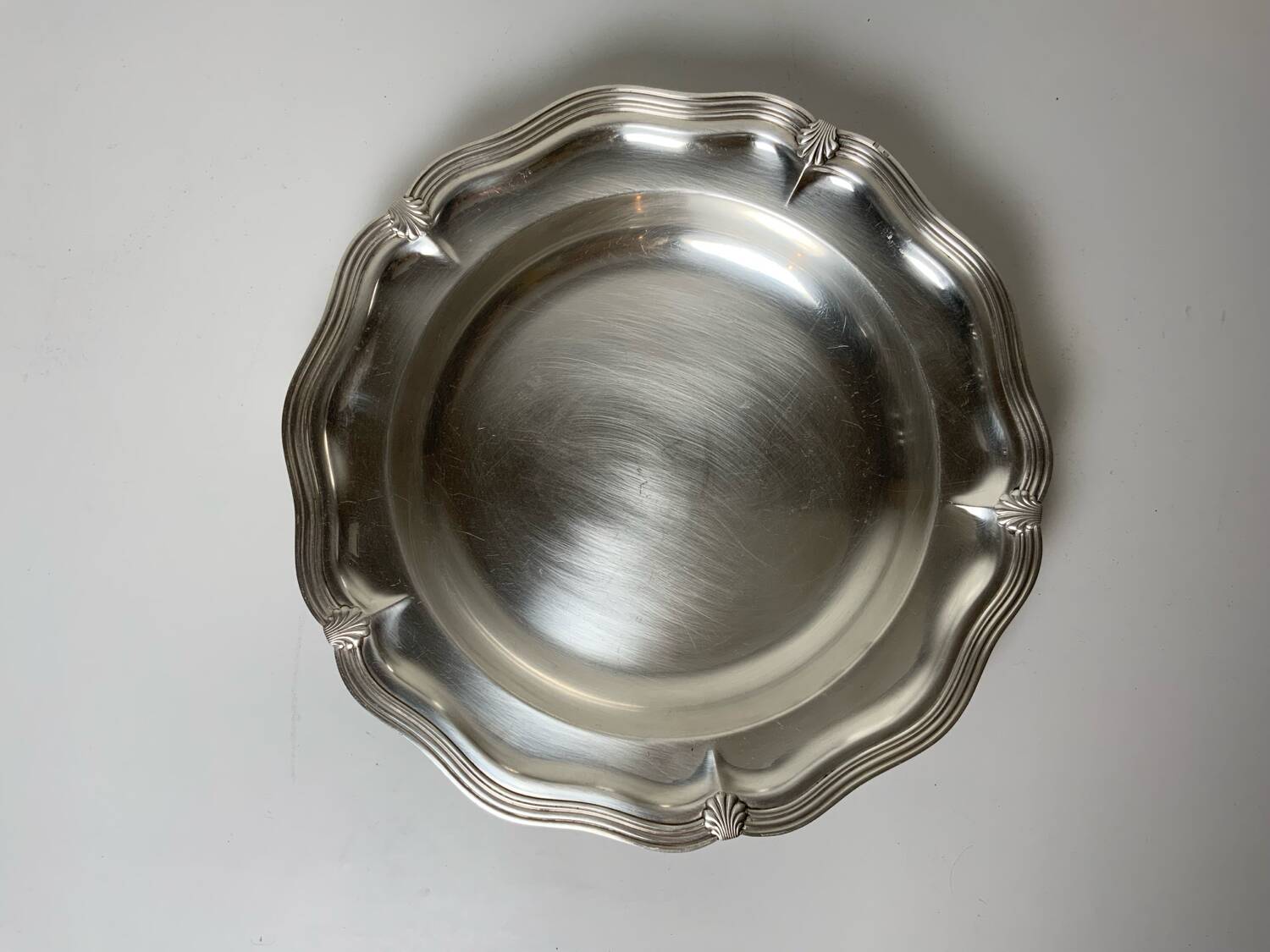 Round silver metal dish
