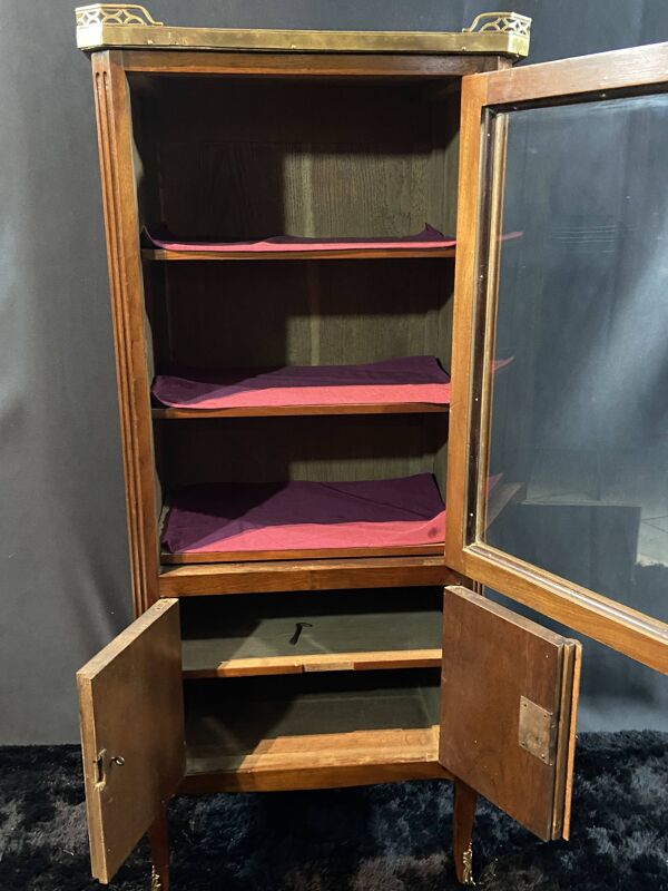 Petite vitrine XIXe de style Transition Louis XV Louis XVI
