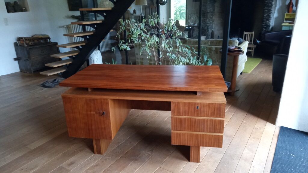 Beautiful desk veneer teak 80s
