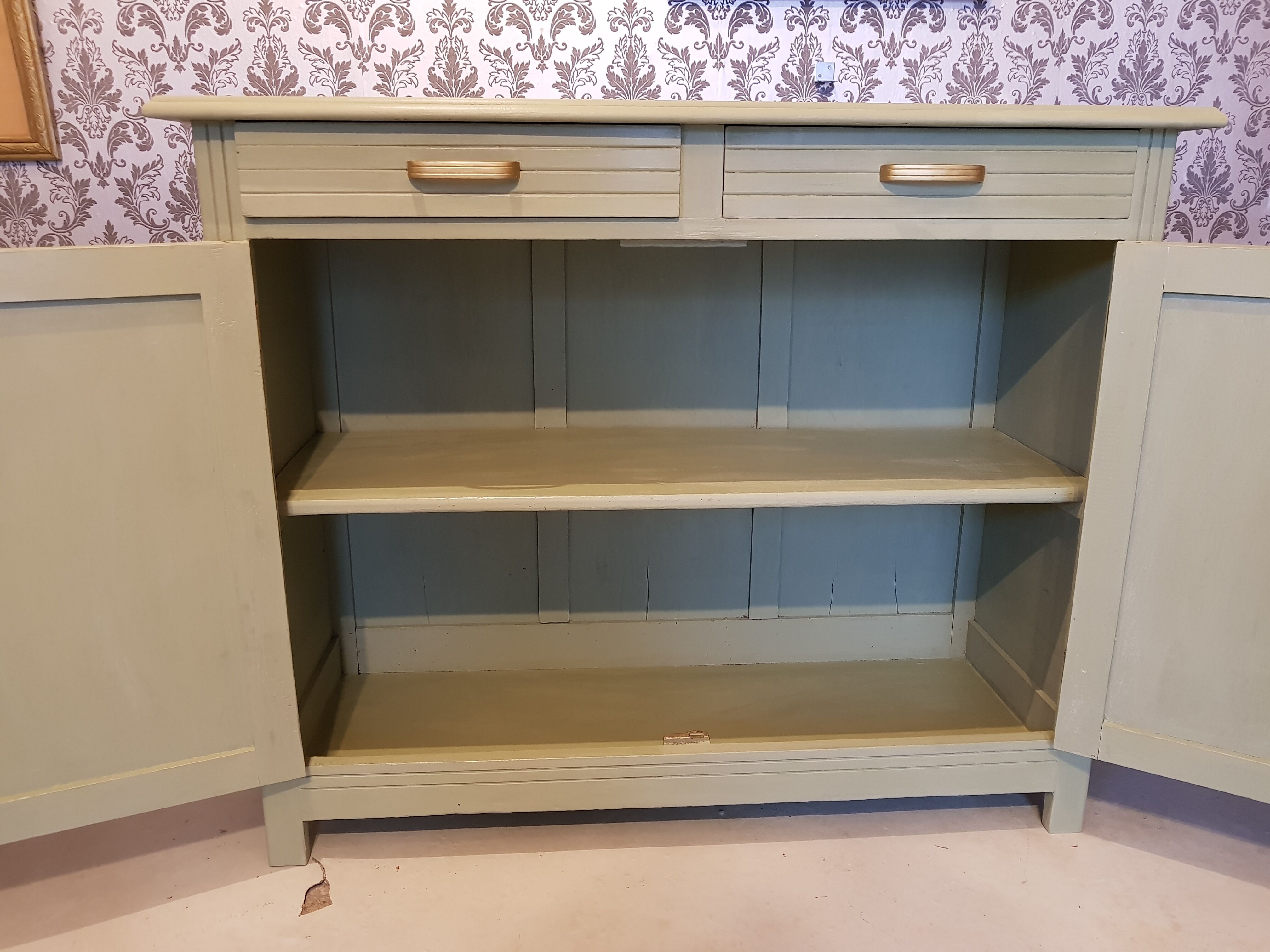Low wood sideboard 2 doors
