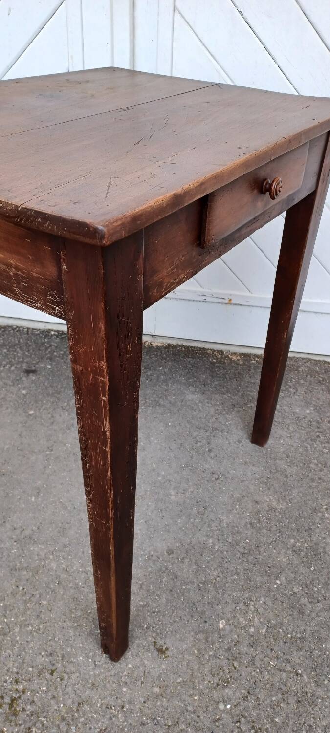 Small country table