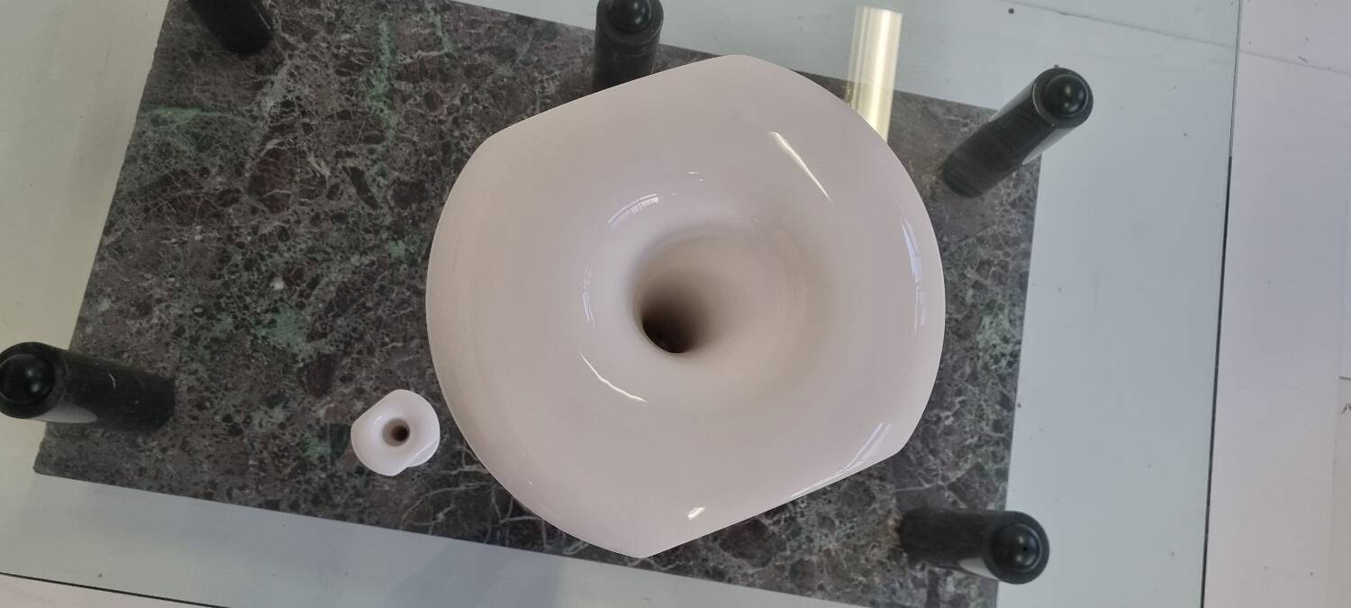 VASE MARC NEWSON BLANC SF POUR COR UNUM avec miniature