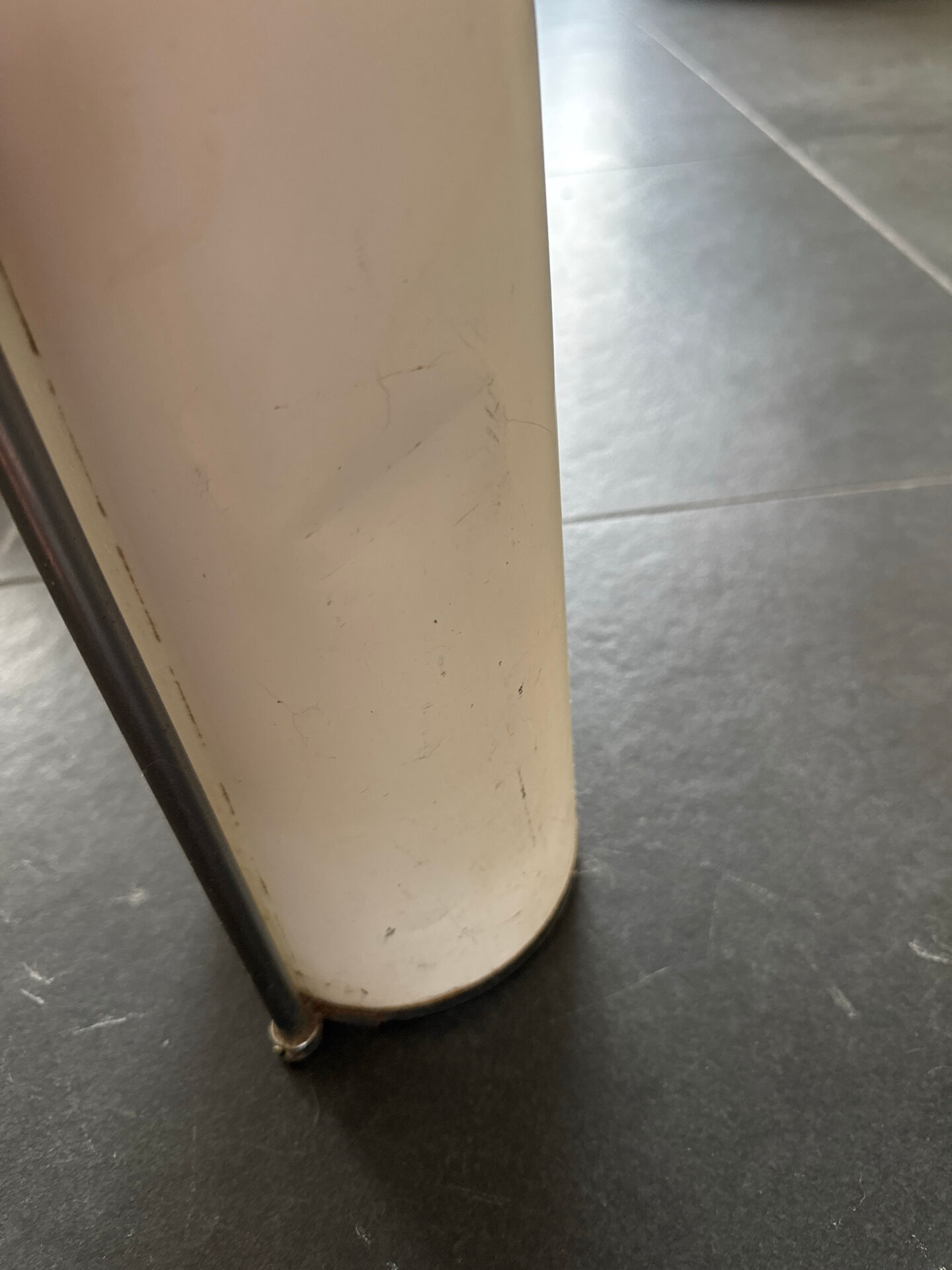 Standing ashtray