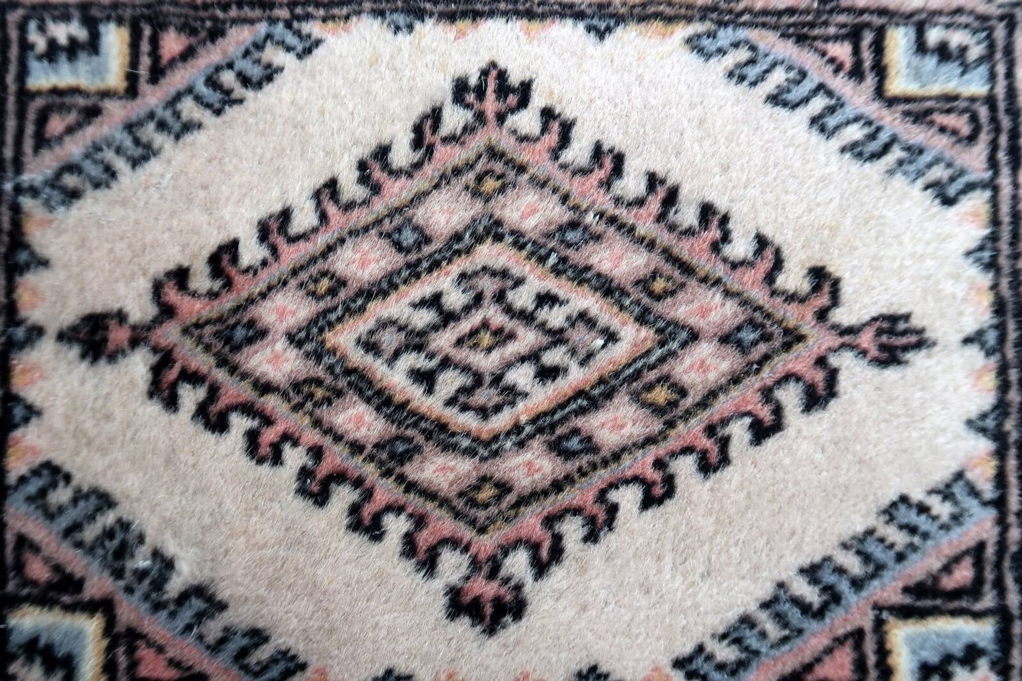 Tapis vintage fait main Boukhara – 39 x 42 cm – Design traditionnel