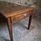 Table à manger de ferme française ancienne avec deux tiroirs | Chêne & pin | vers 1850–1900