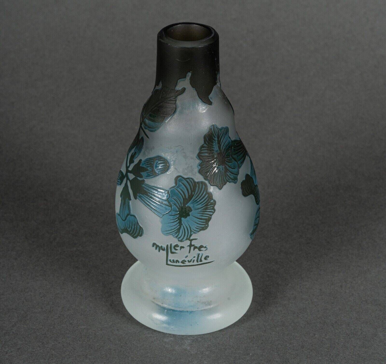 Vase in glass paste Muller Frères Lunéville foot shower floral decor