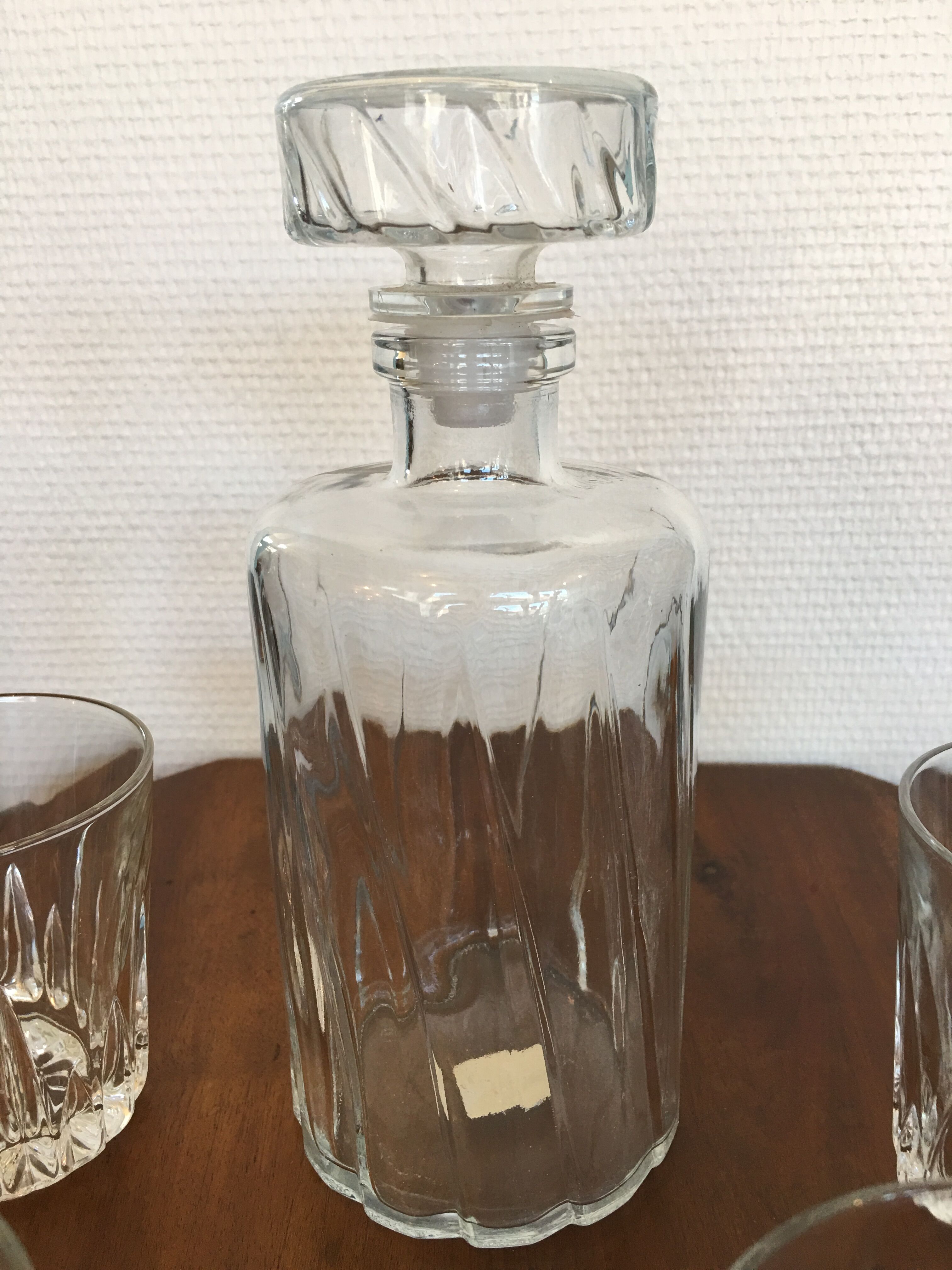 Carafe and 4 whiskey glasses