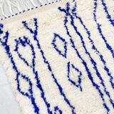 Moroccan Berber Azilal ecru rug with majorelle blue patterns 1.36x0.97m