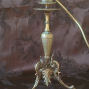 Lampe bougeoir électrifiée, lampe de table bronze tripode pattes de chèvres