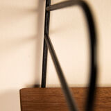 Wall shelf string
