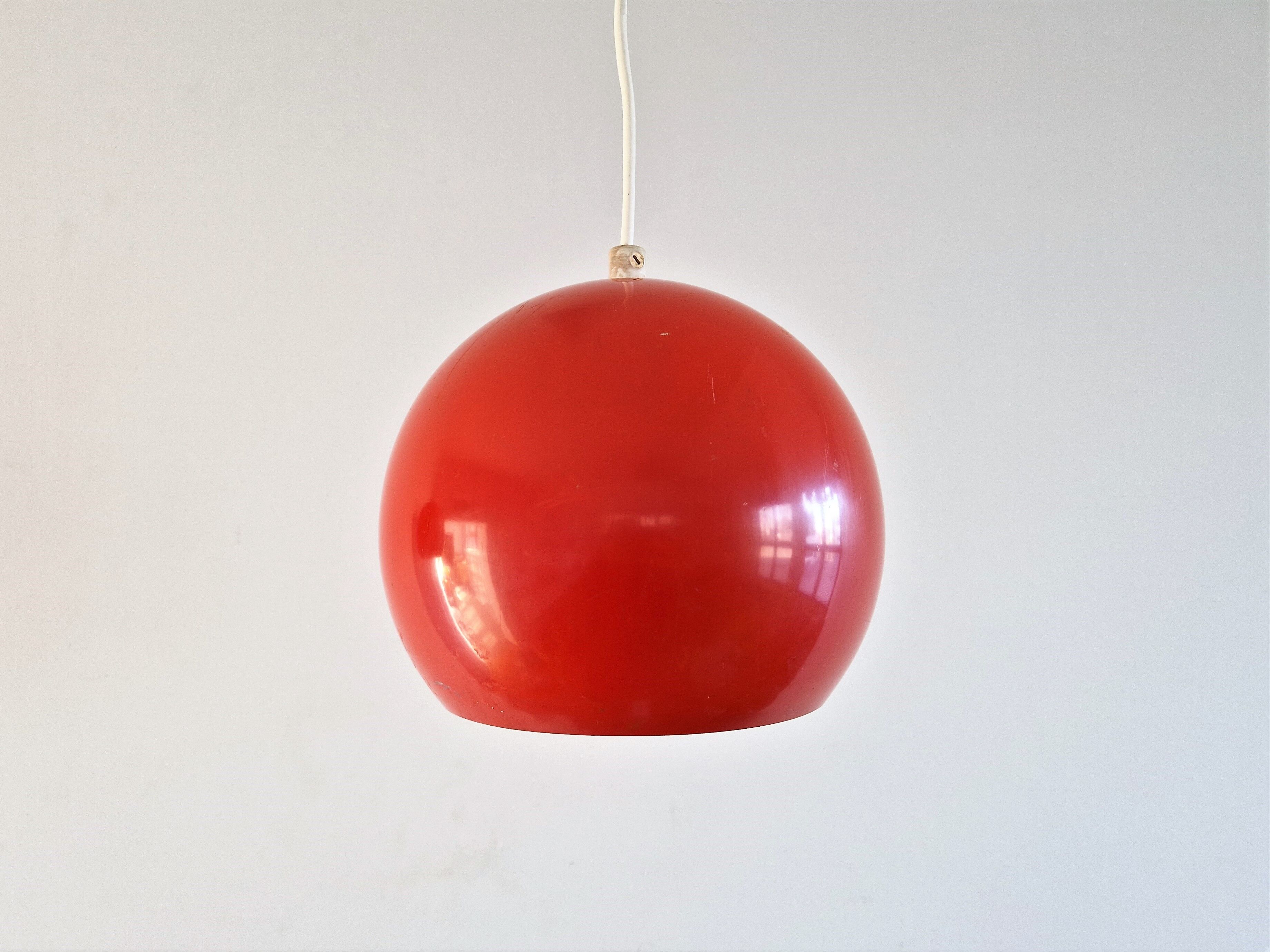 Lot de 2 suspensions en métal rouge, Danemark 1960's