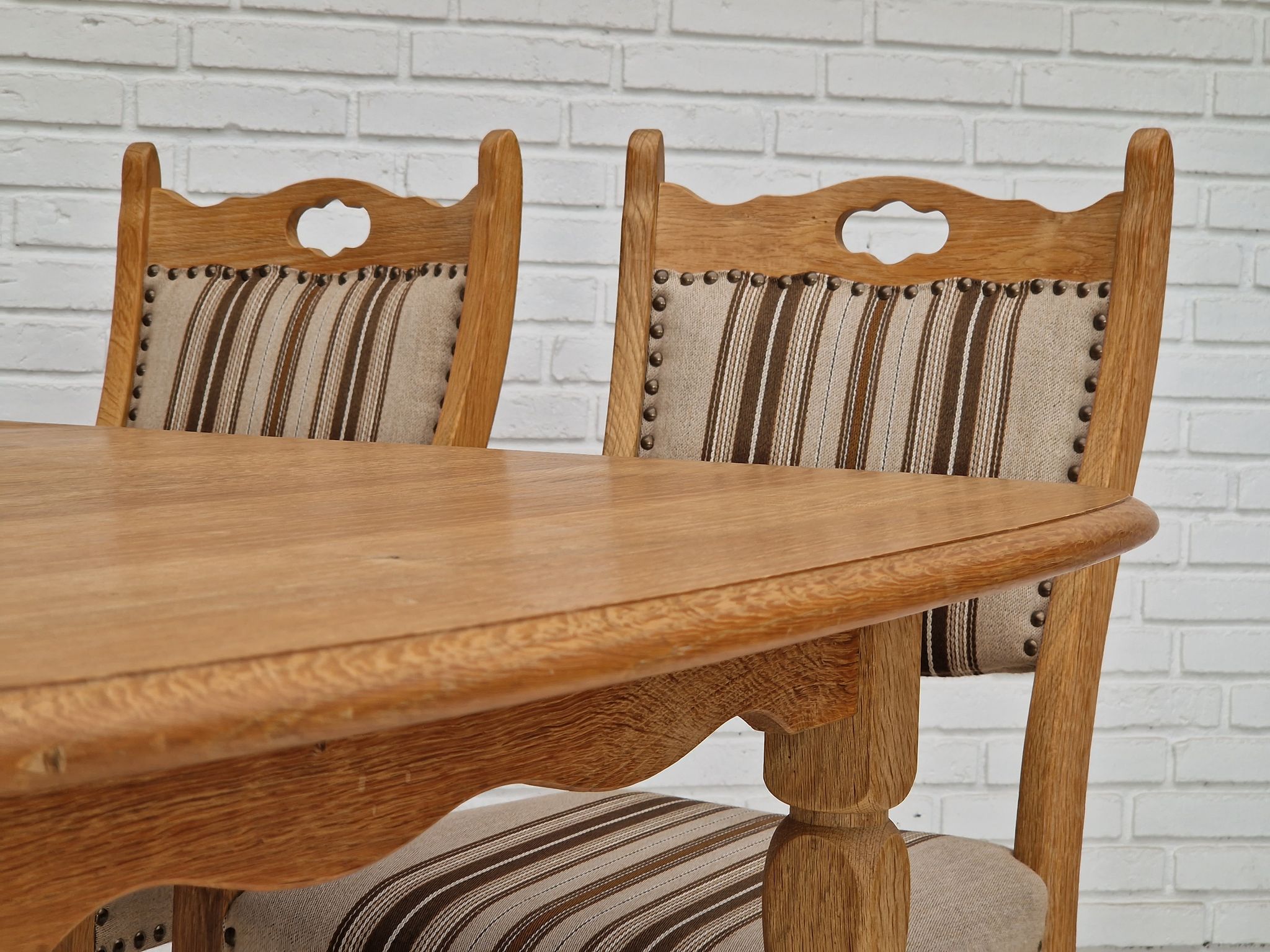 Danish dinning set of table and four chairs in oak and wool.