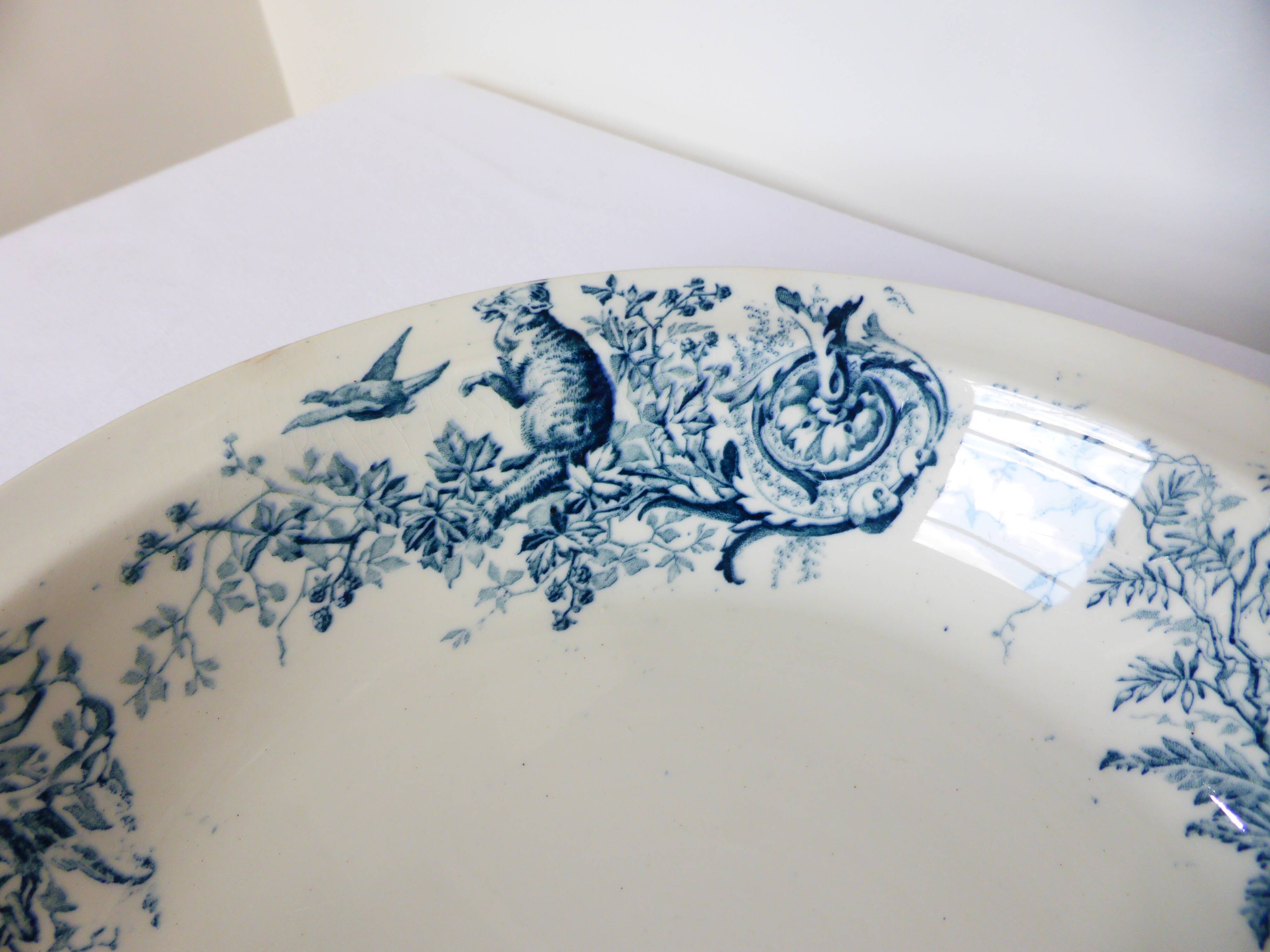 Vintage hollow round serving dish from K&G Luneville hunting