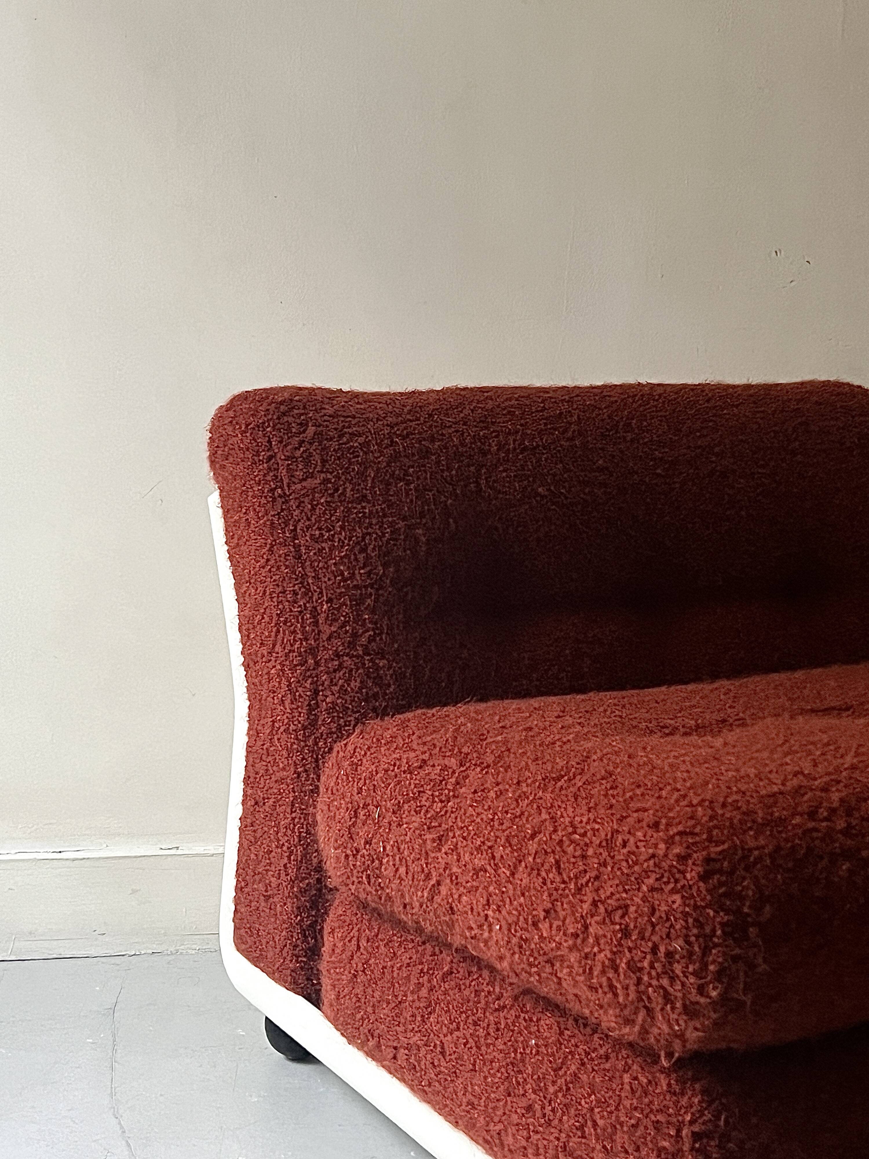 Chauffeuse amanta Bellini en bouclette brique, C&B italia design 1970