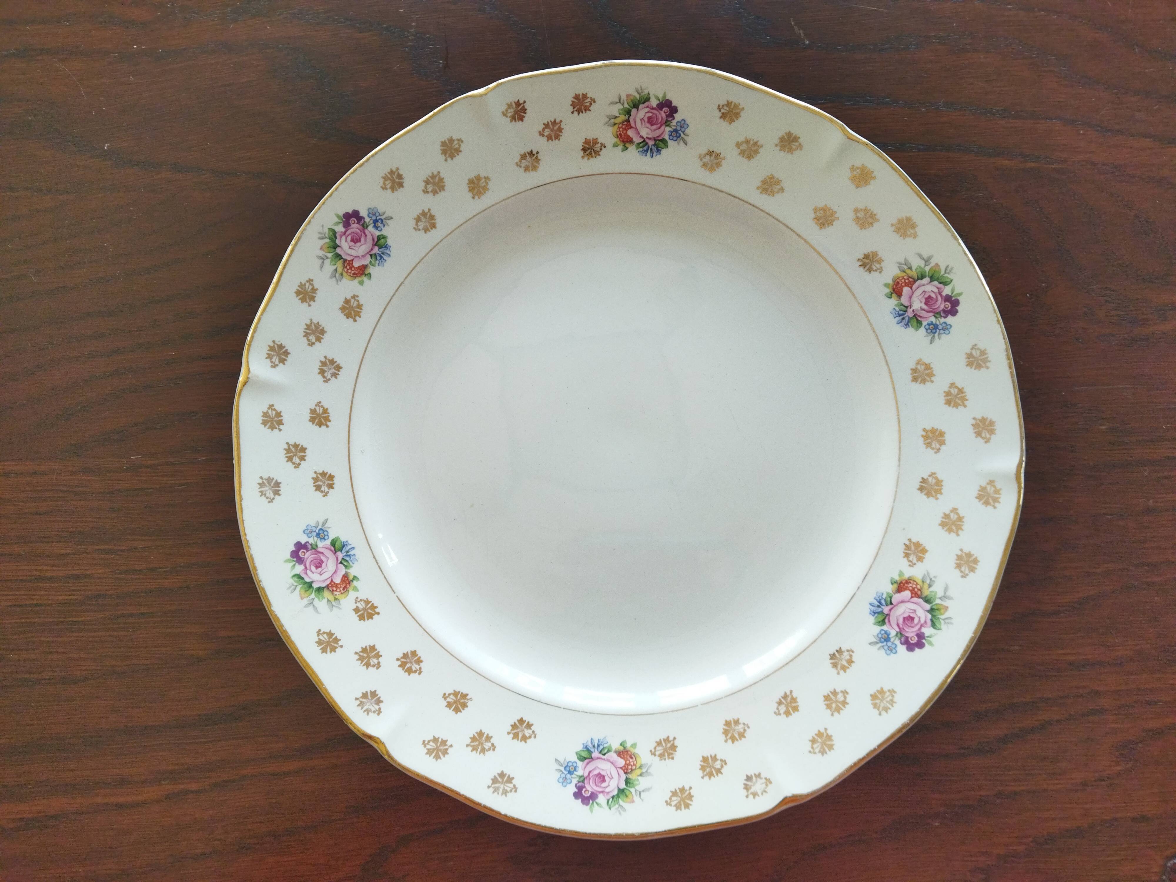 Six assiettes plates Céranord St Amand "Royal"