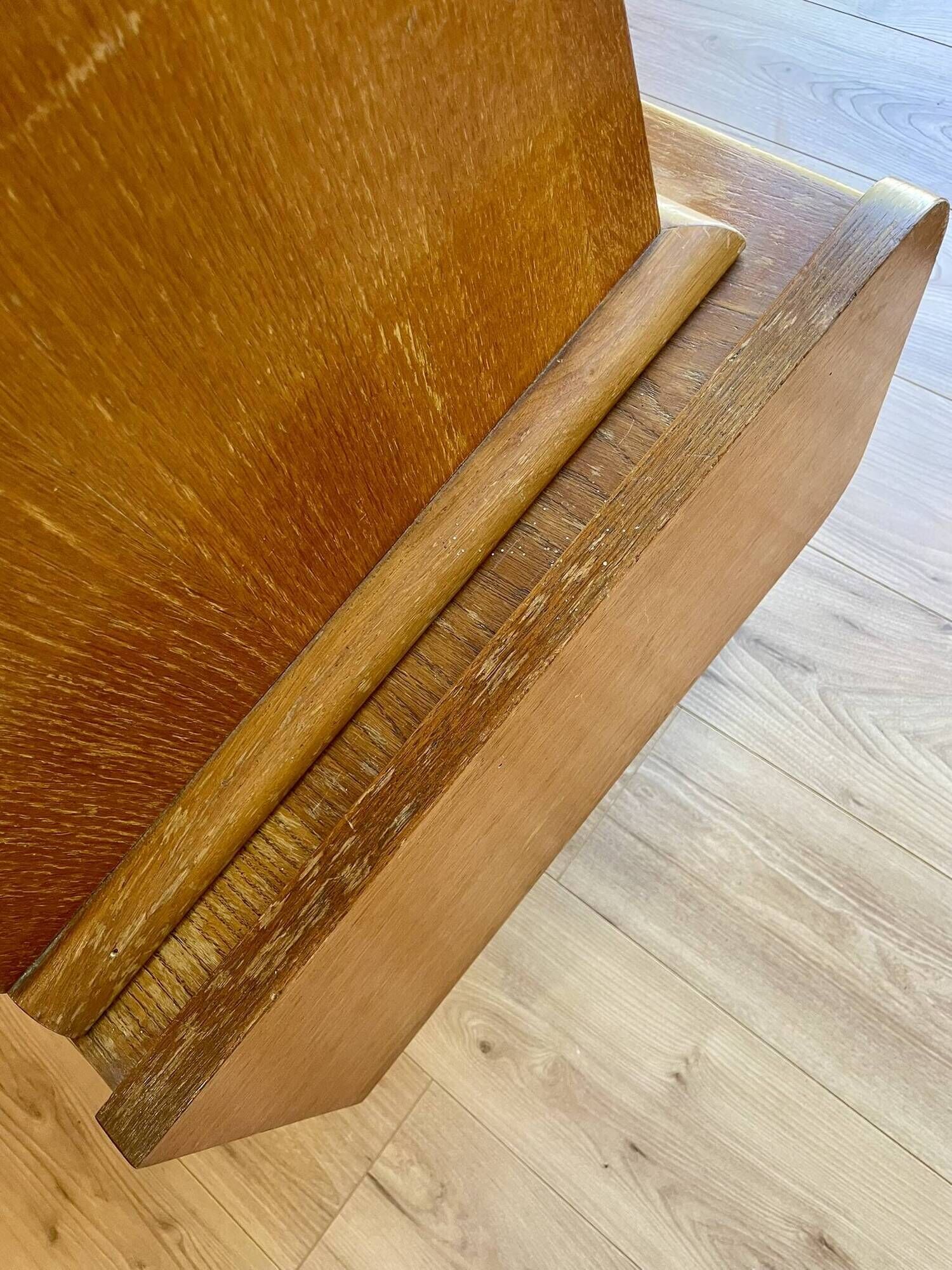 Vintage oak grand buffet Mid-Century Scandinavian with tapered legs from the 50s/70s.