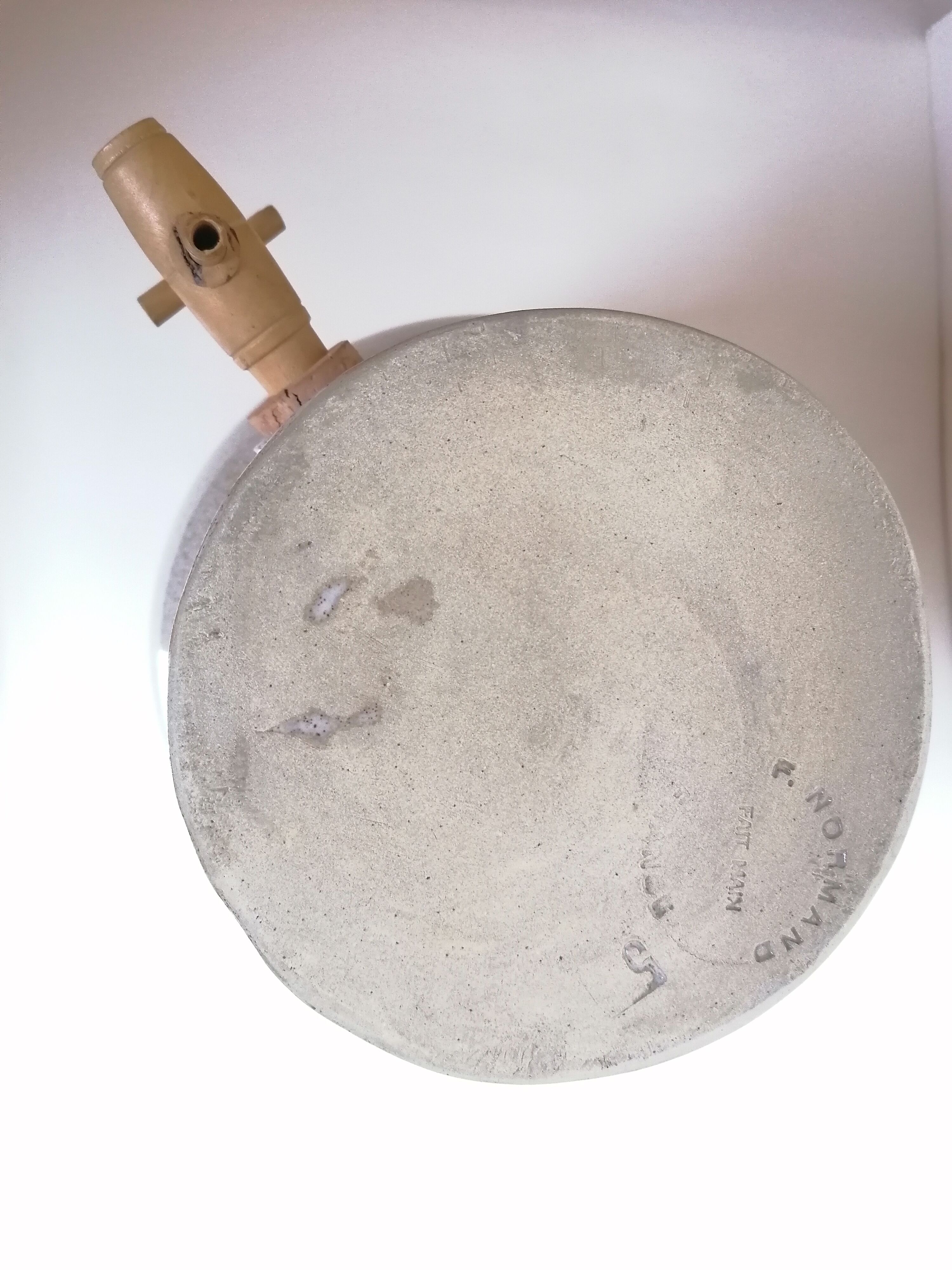 Vinaigrier stamped Norman pottery