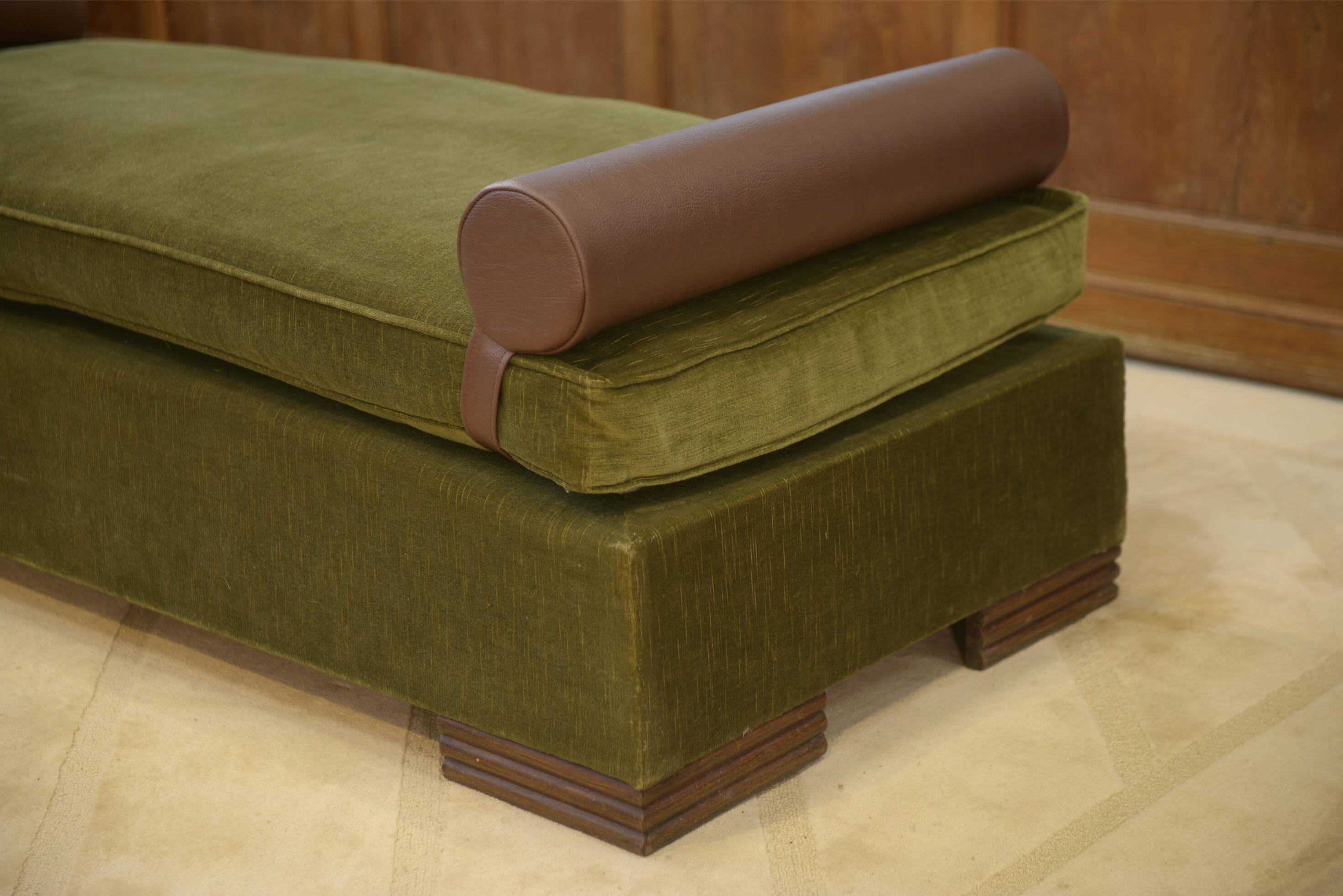 Canapé, daybed dans le goût d’Eugène Printz 1940