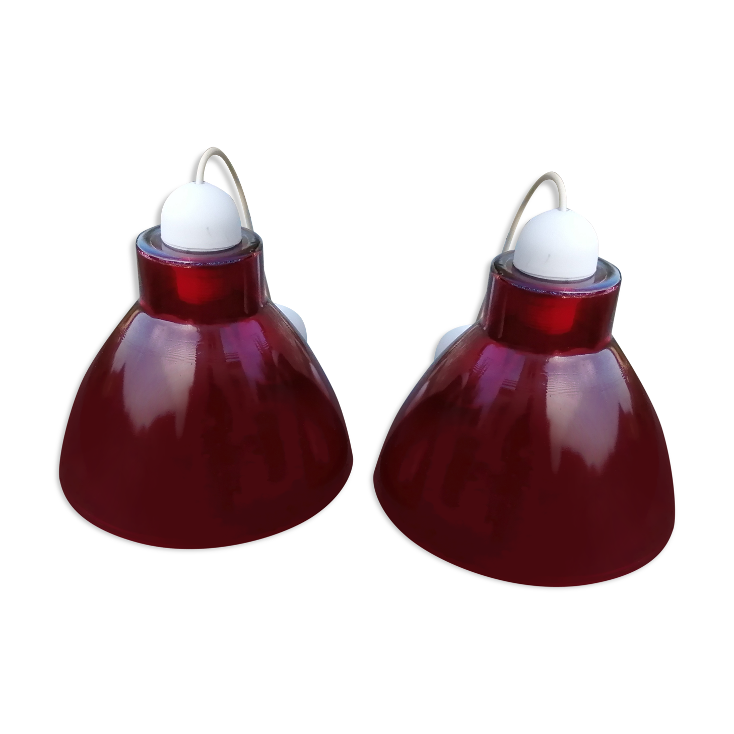 Lot of 2 red glass hanging