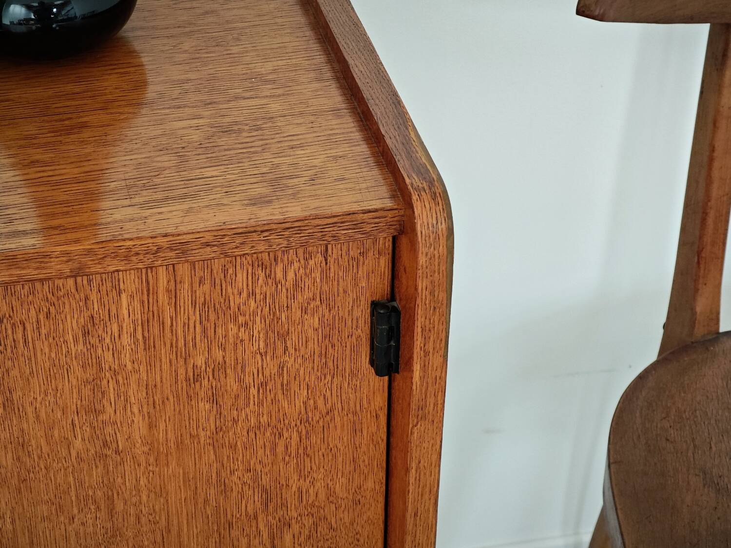Small sideboard with spindle legs, France 1960