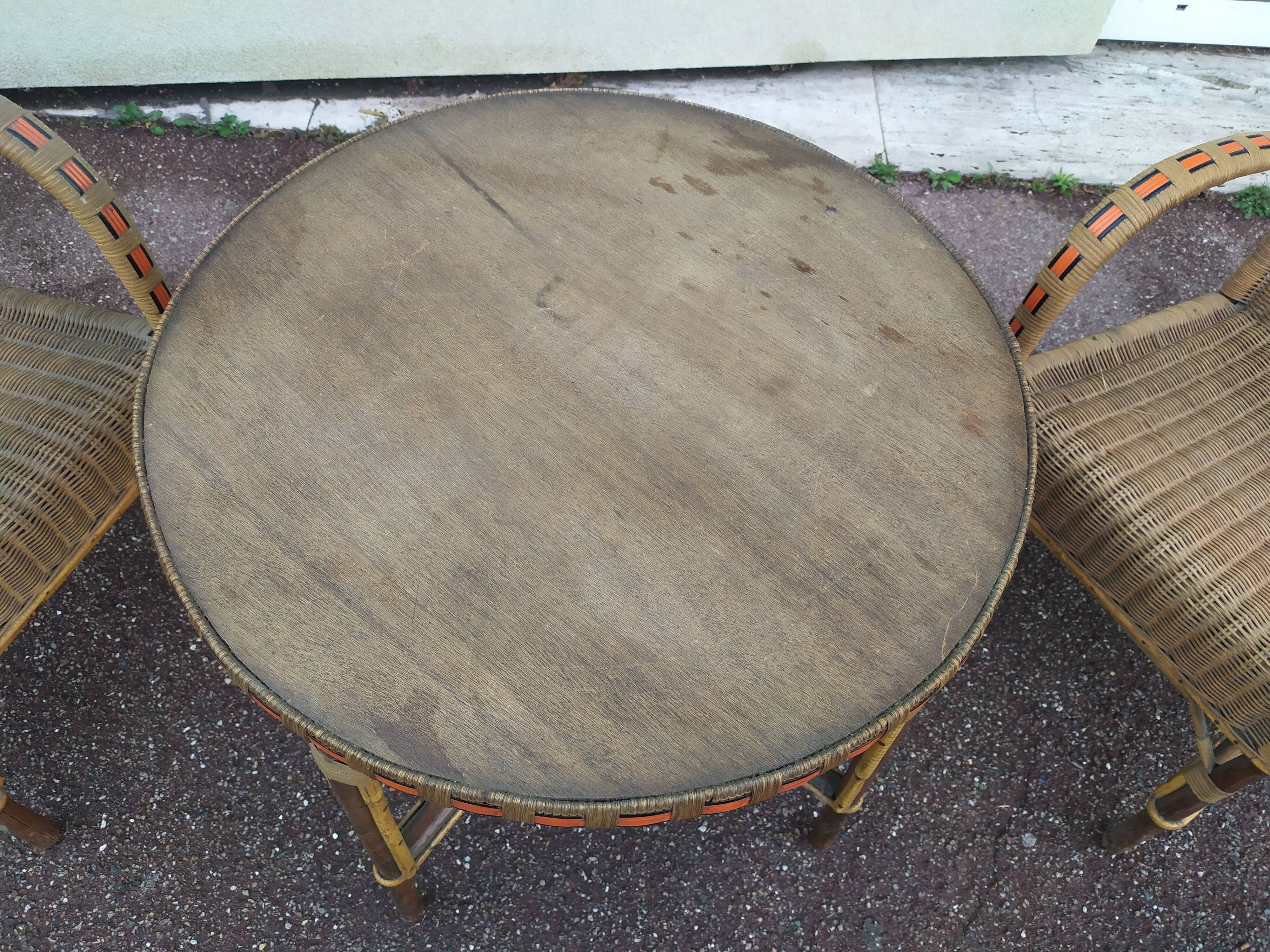 Lot 2 fauteuil et une table en rotin osier de jardin