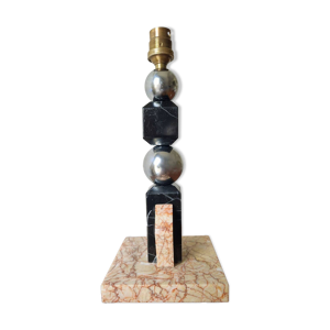 Pied de lampe moderniste