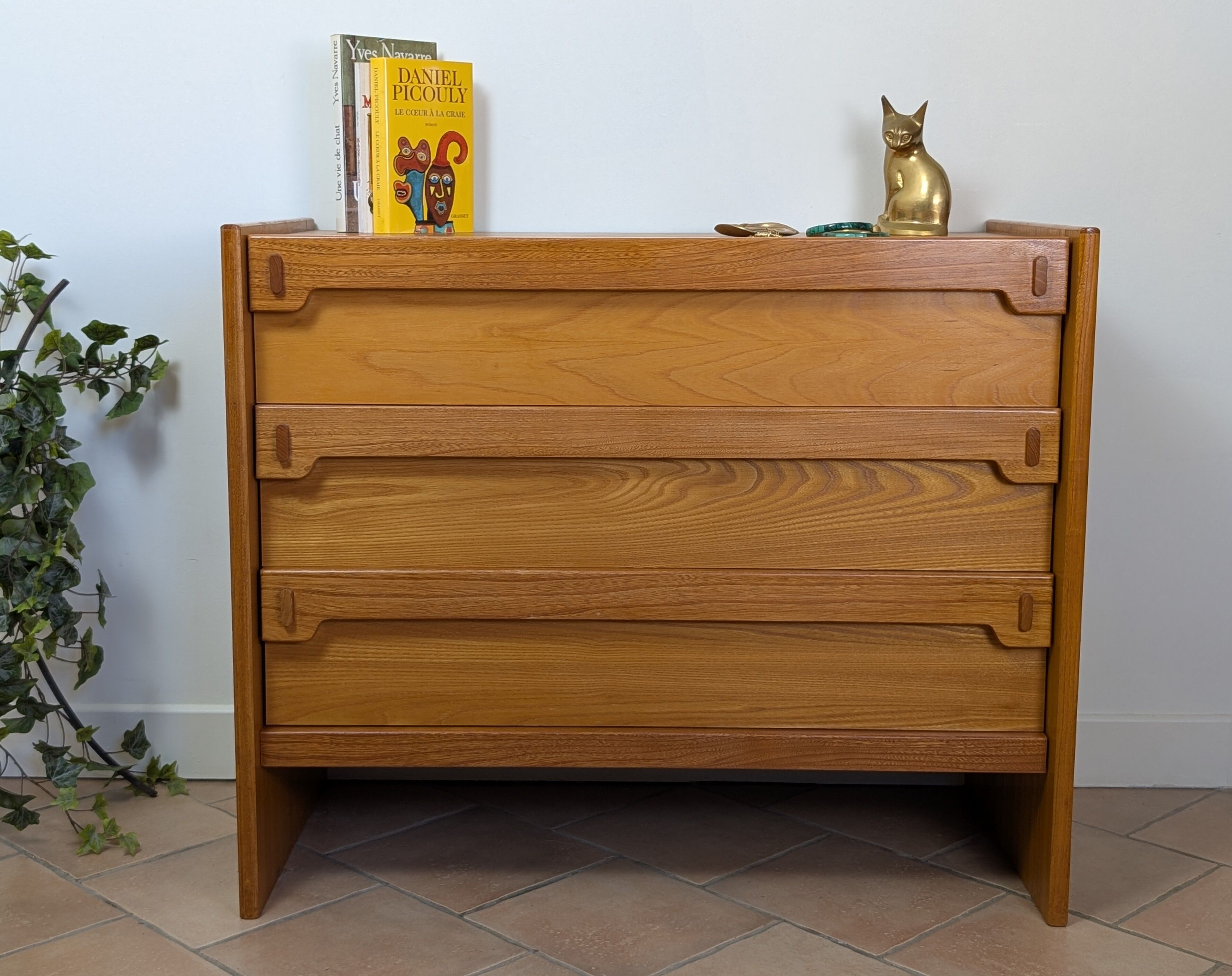 Elm commode from the 80s