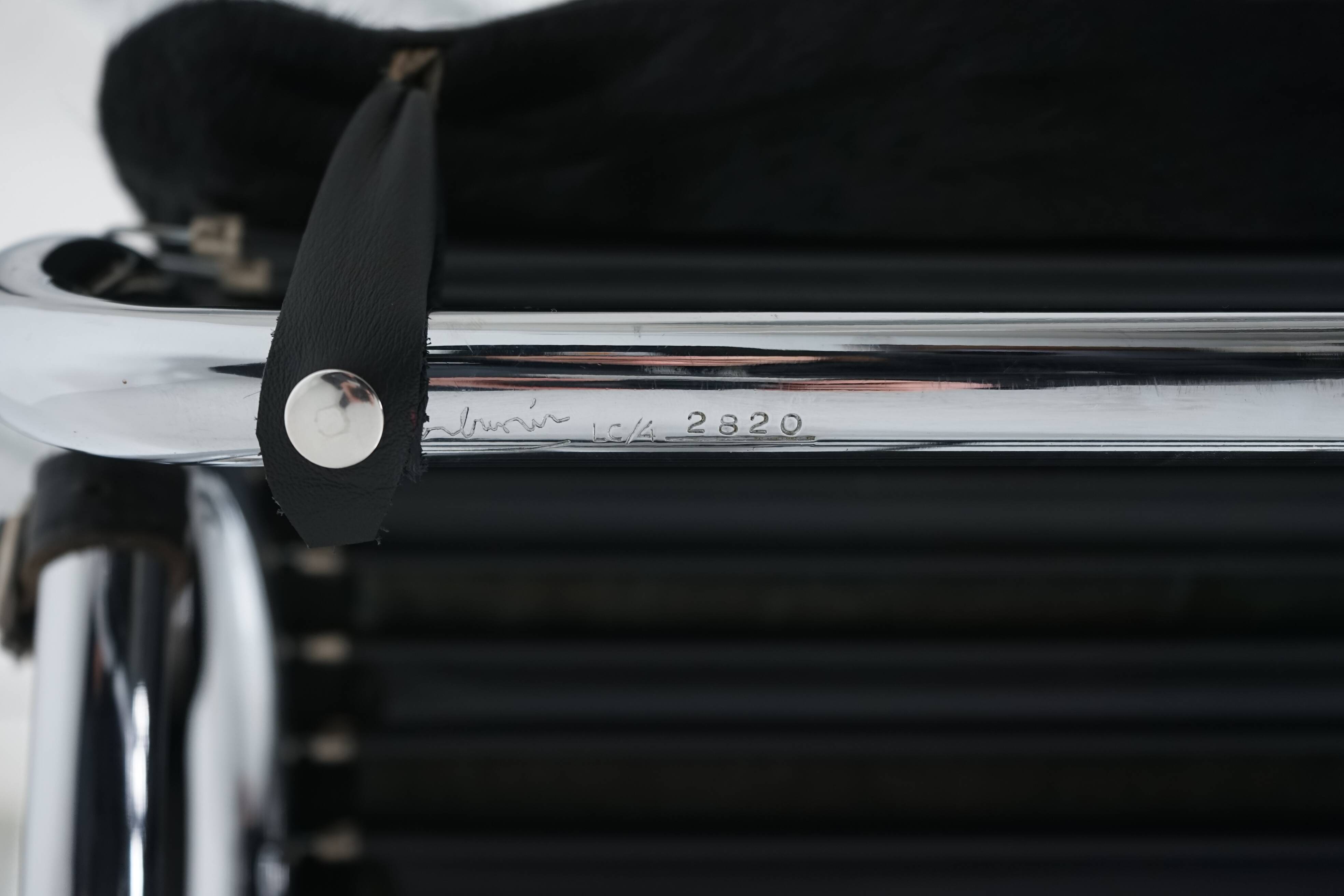 Black Fur LC4 Chaise Longue by Le Corbusier & Pierre Jeanneret for Cassina