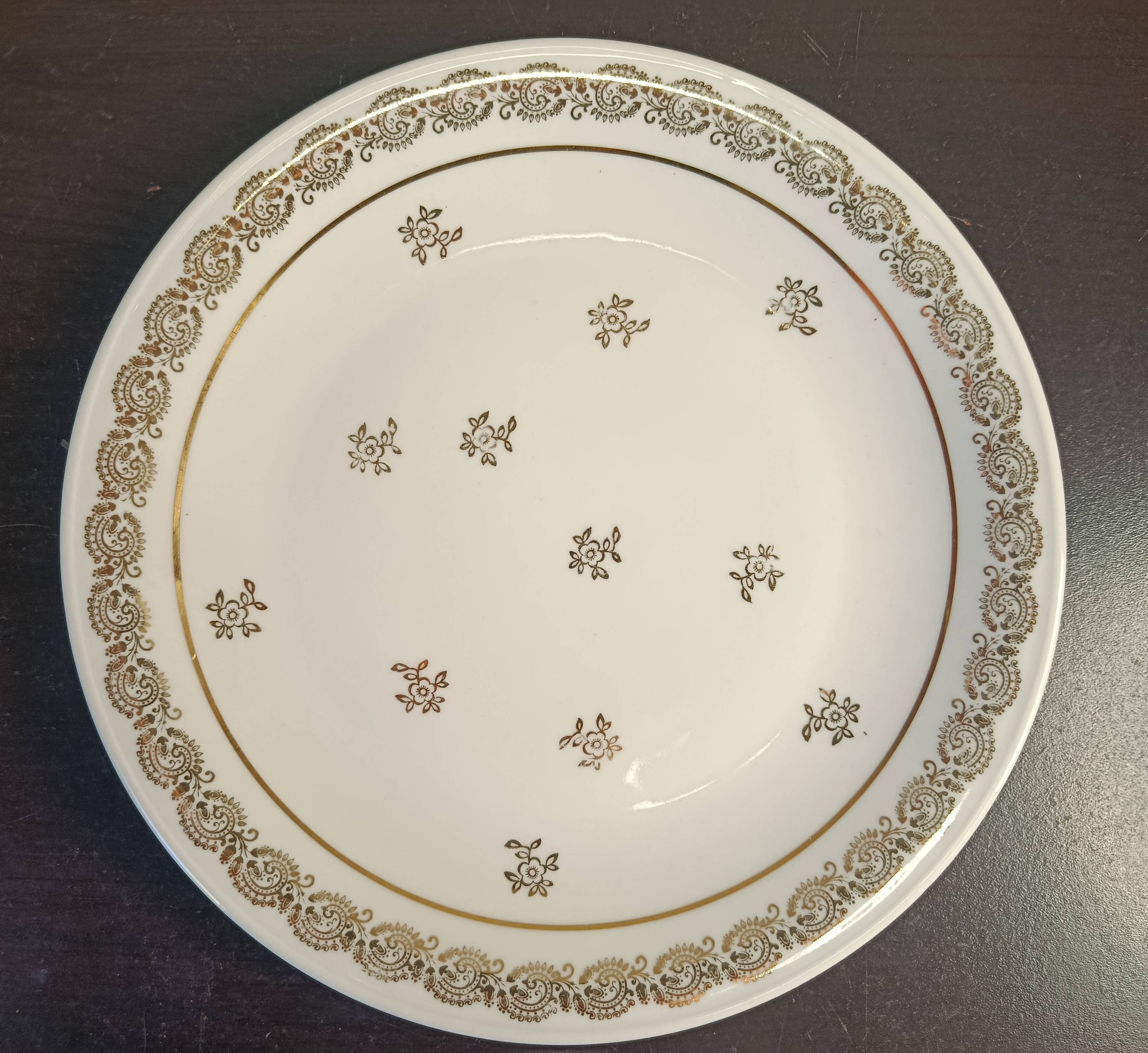 Complete grand table service, Limoges porcelain and gilding, LOT 1