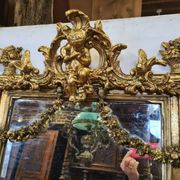 Miroir avec un ange en bois doré et stuc 166x61cm