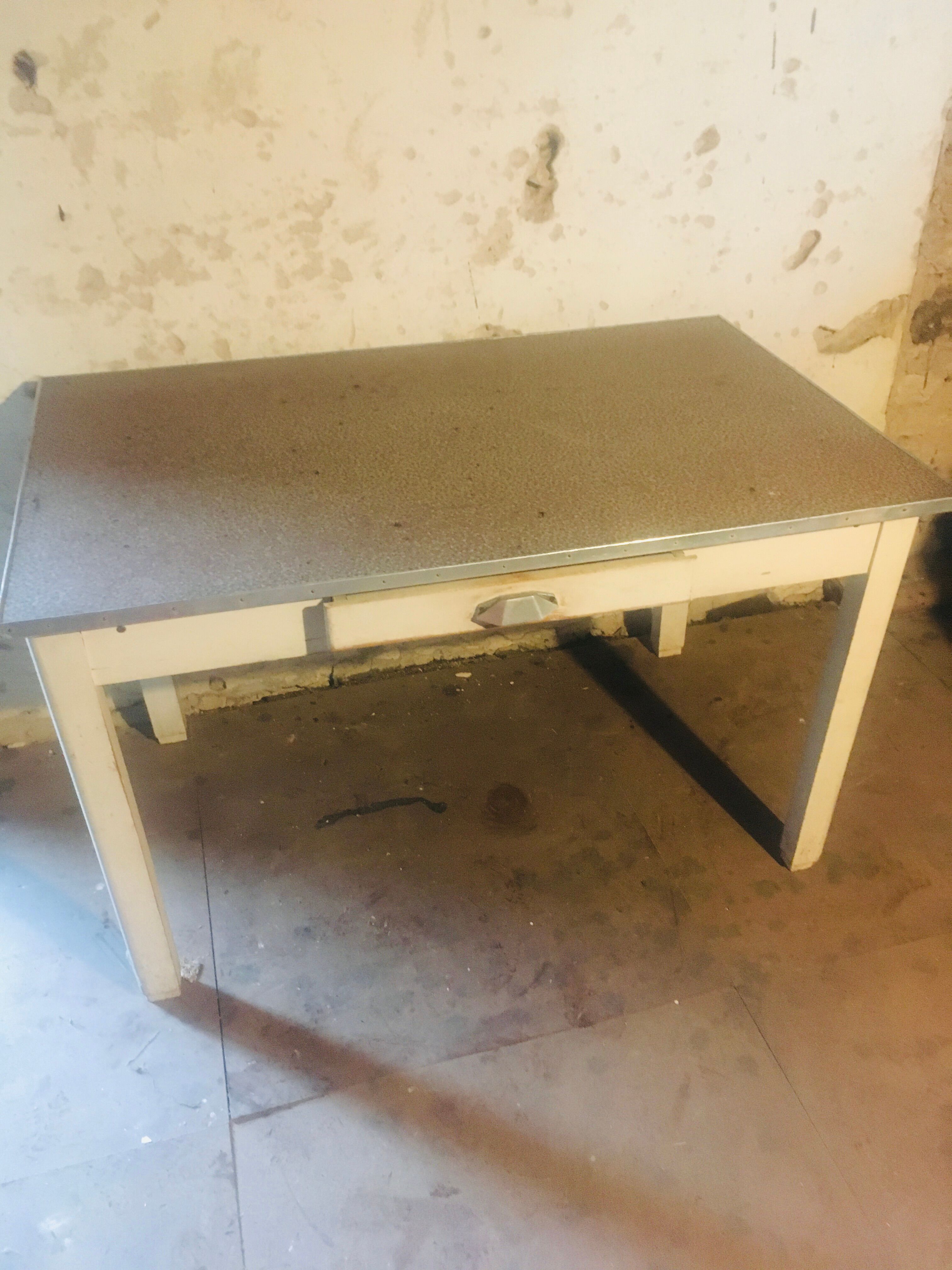 1930s country table/bistro table in its pattine