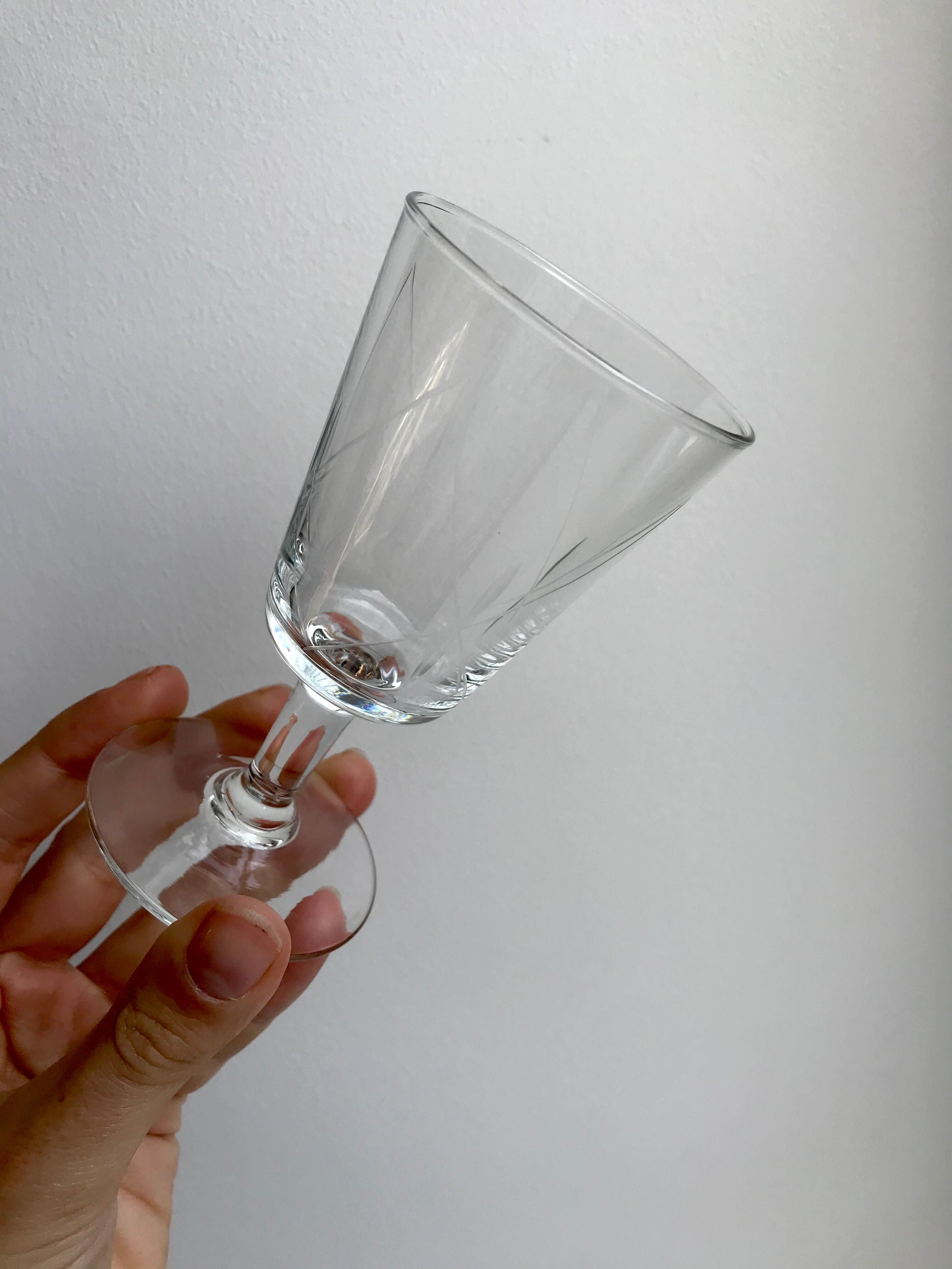 Set of 6 crystal wine glasses engraved 60s