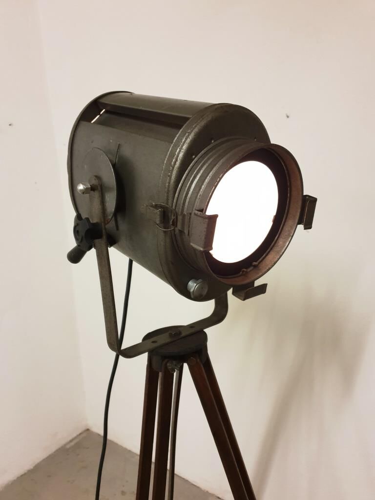 Cremer AE Paris projector