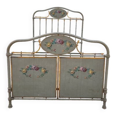 Lit en fonte décorées de fleurs époque 19ème