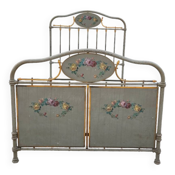 Lit en fonte décorées de fleurs époque 19ème