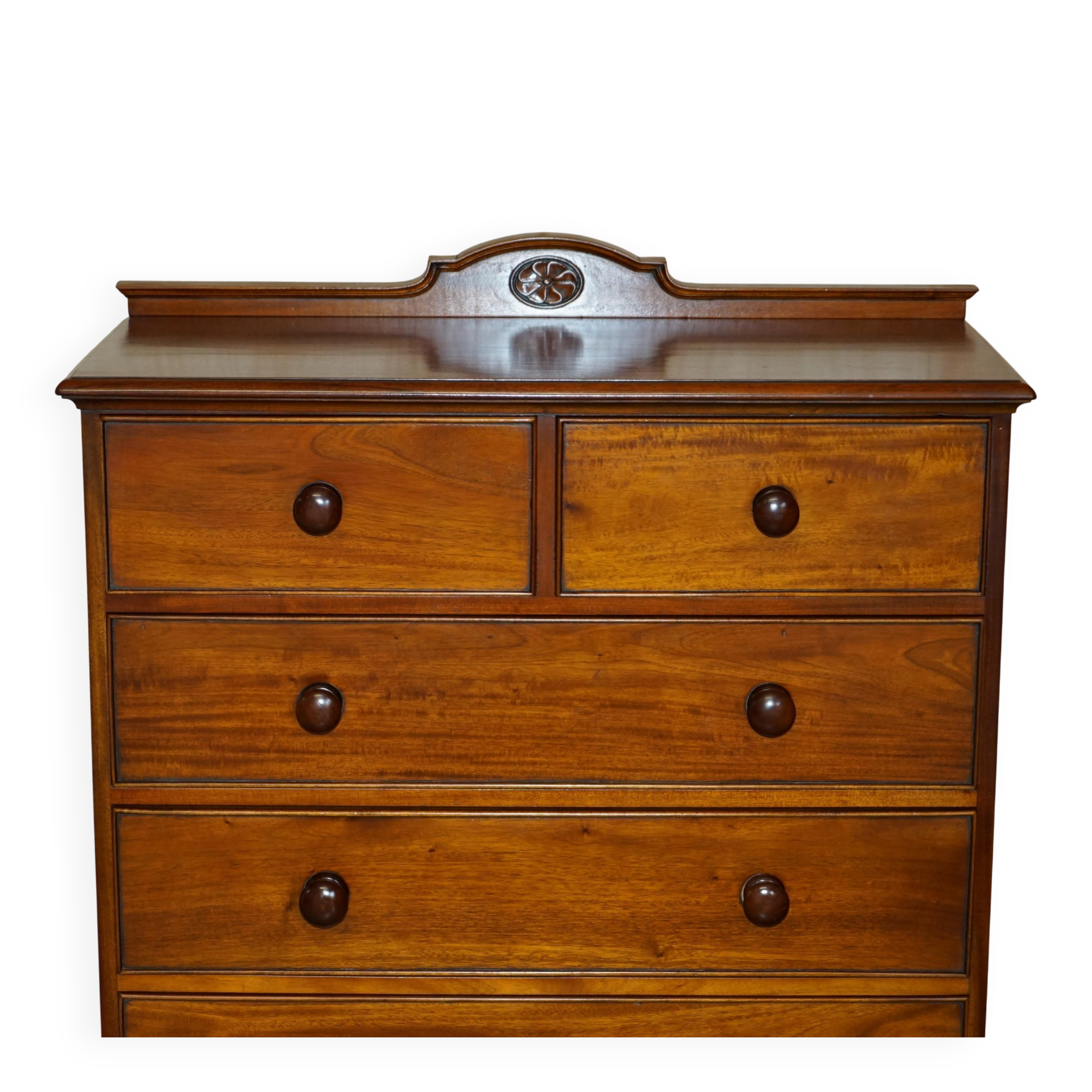 Paire de commodes vintage en acajou flammé