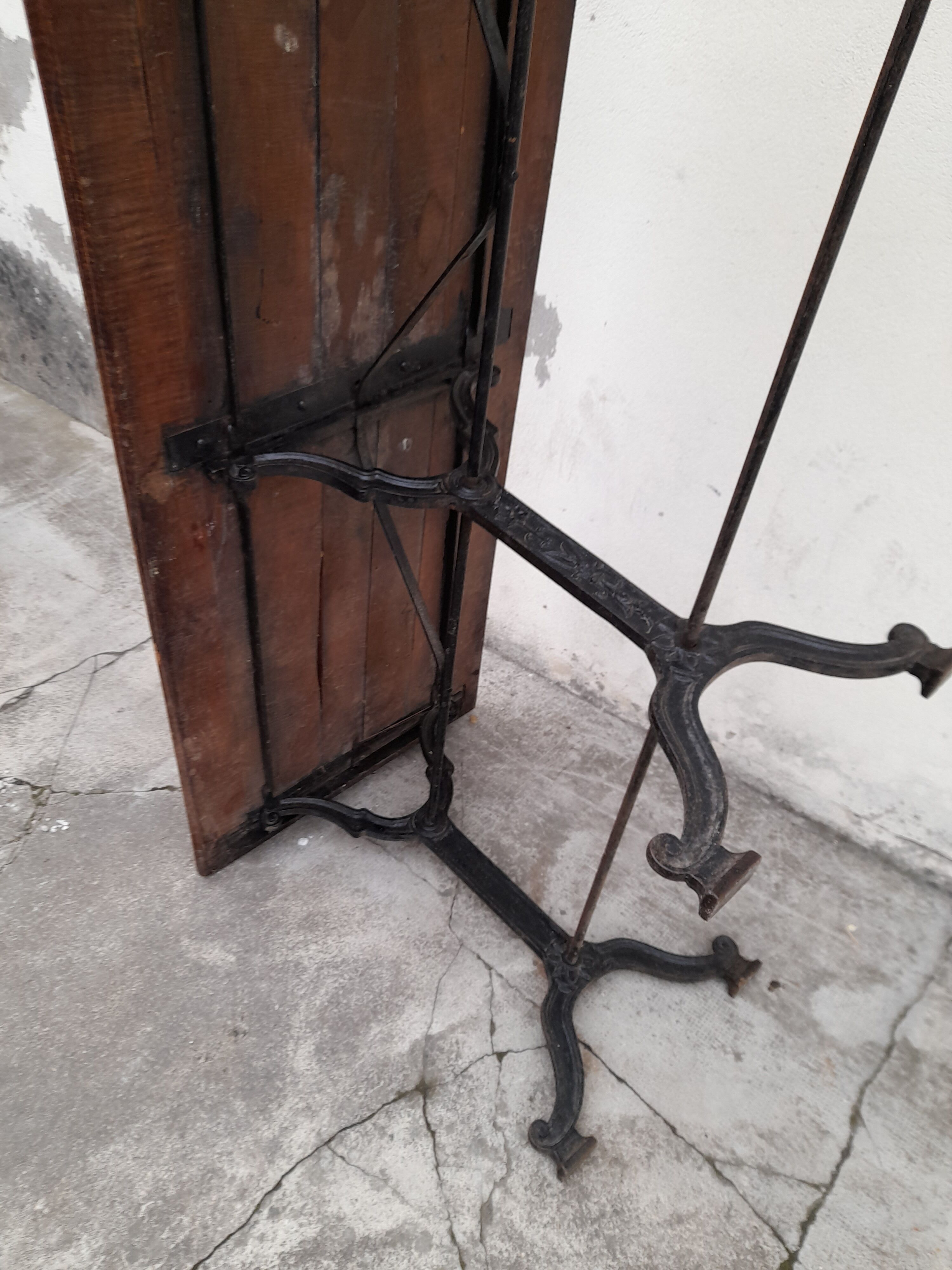 Table de bistrot en fonte 1900 1m50