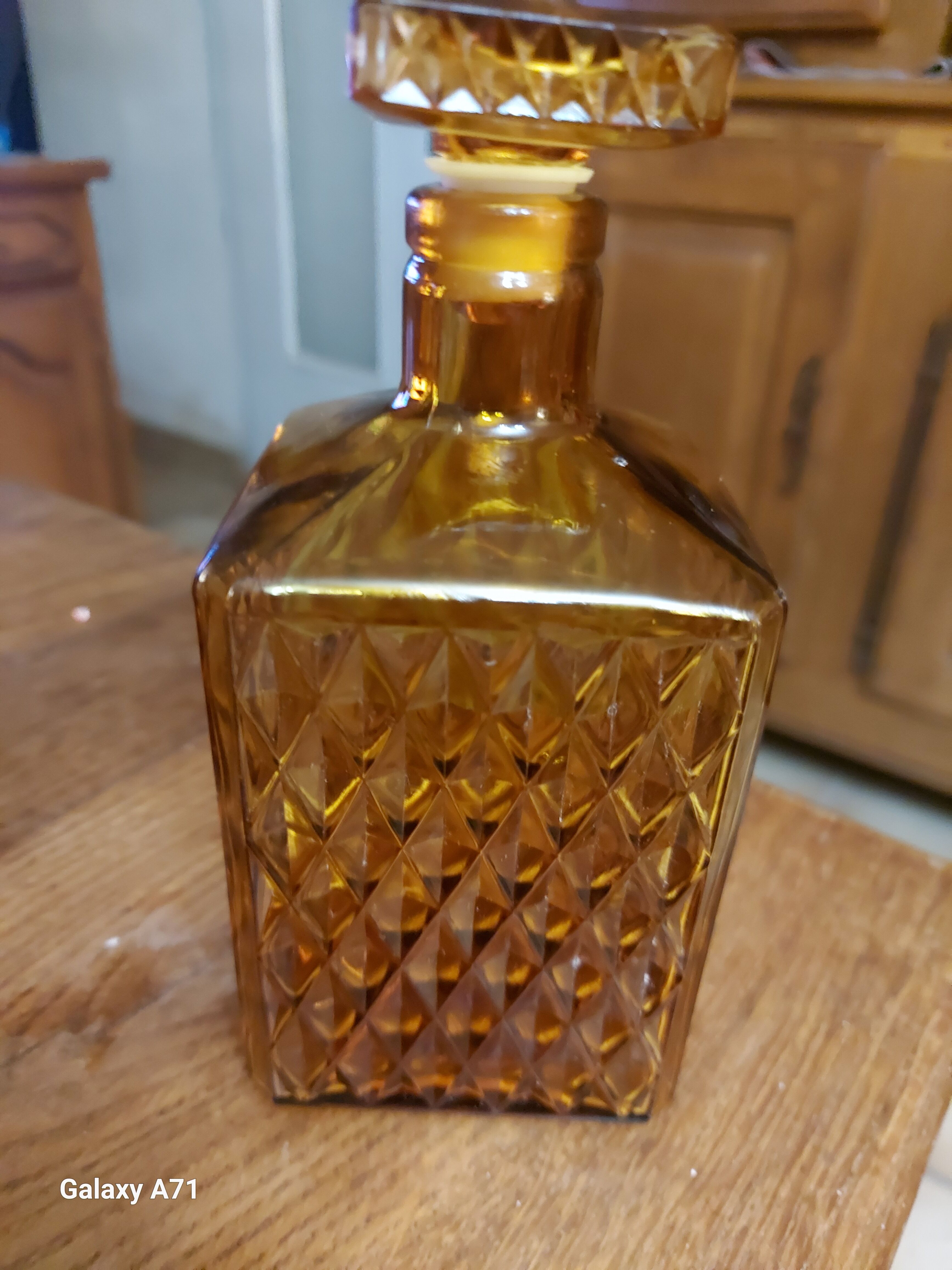 2 carafes à liqueur couleur ambré à pointes de diamant