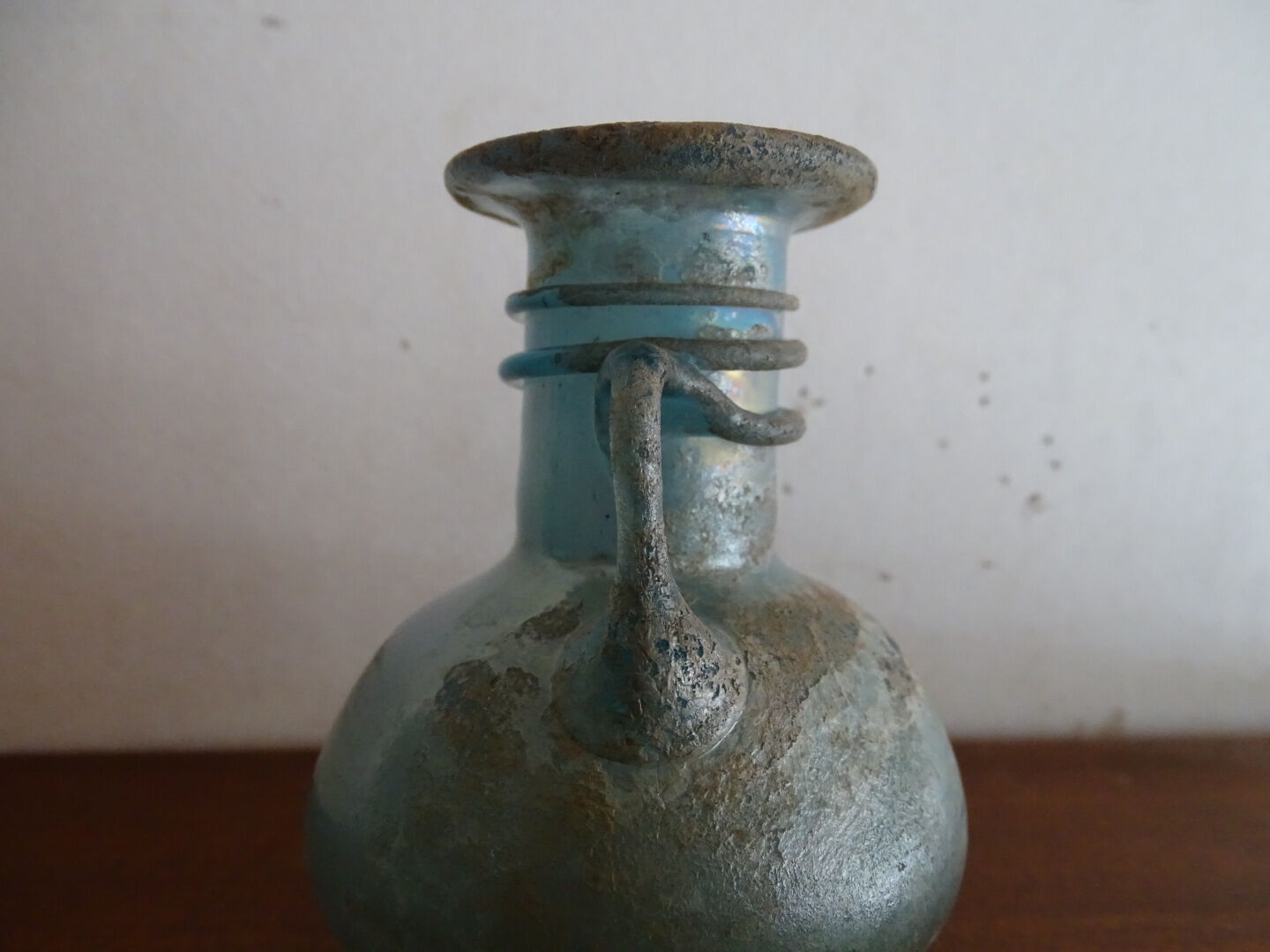 Miniature vase Scavo Seguso Vetri d'Arte iridescent glass Murano 1950