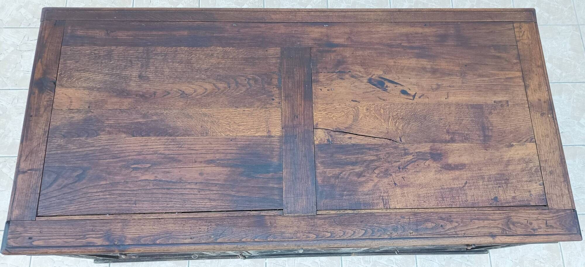 Large Gothic desk in solid oak from the 19th century.
