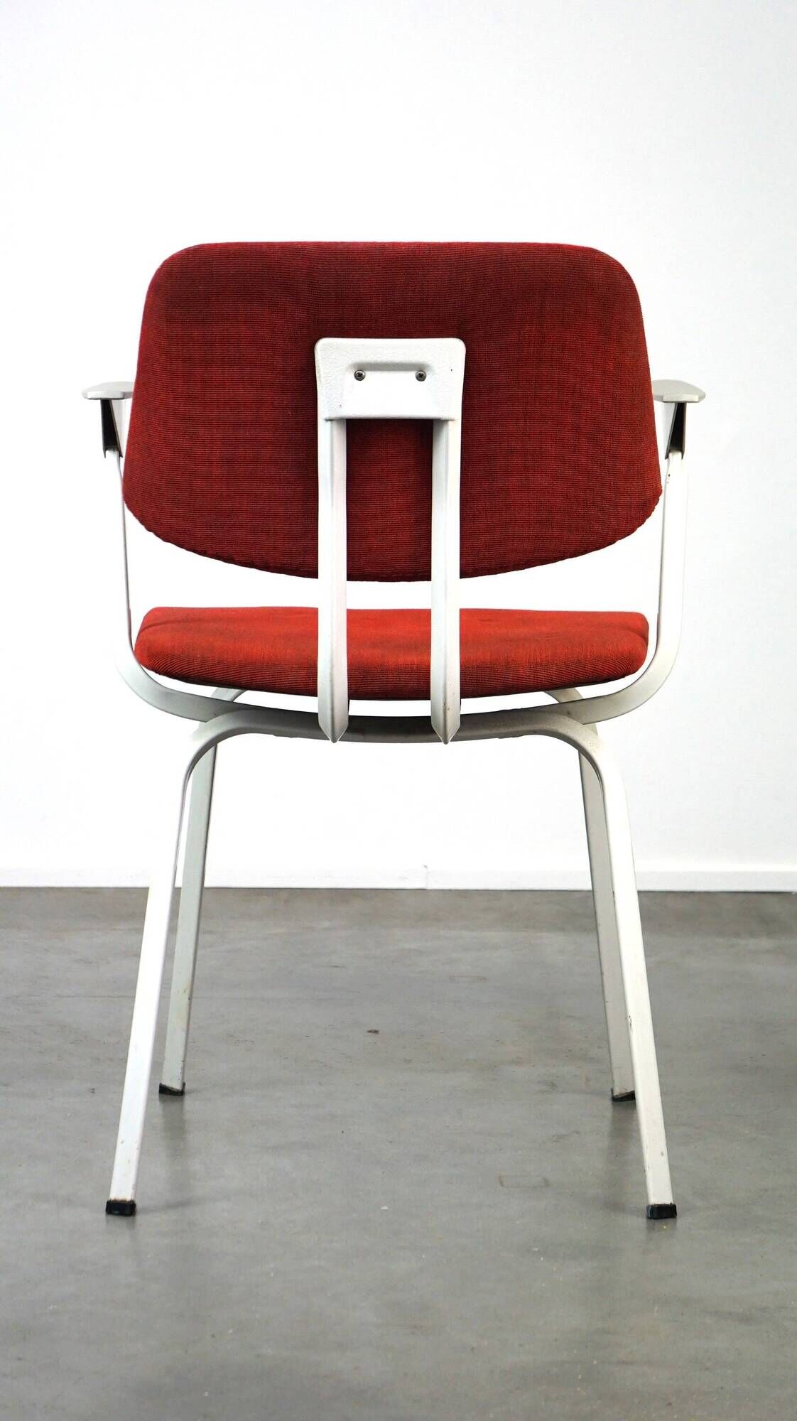 Vintage design chair by Friso Kramer for Ahrend de Cirkel from the late 1960s
