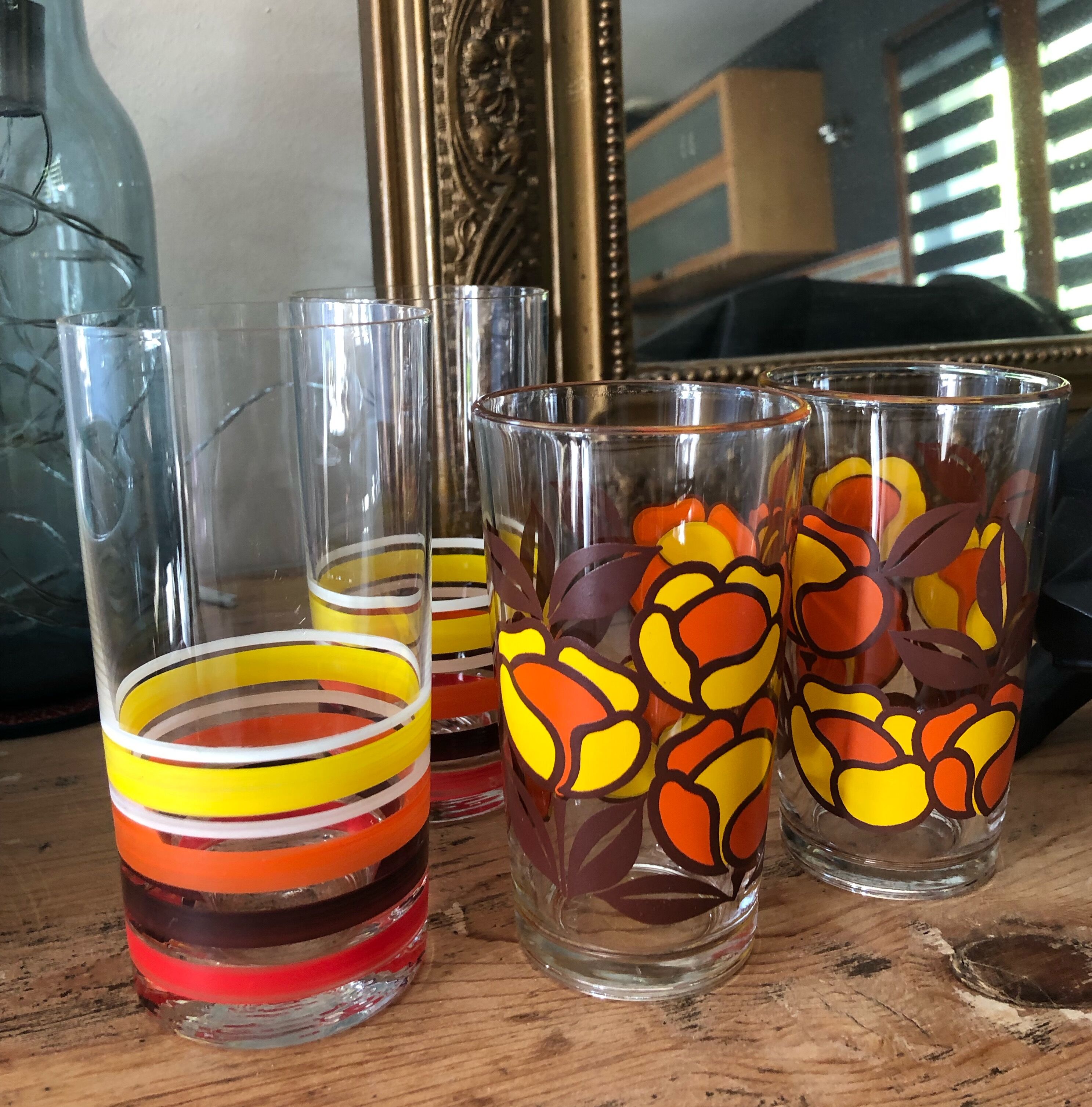 4 vintage pop style water glasses