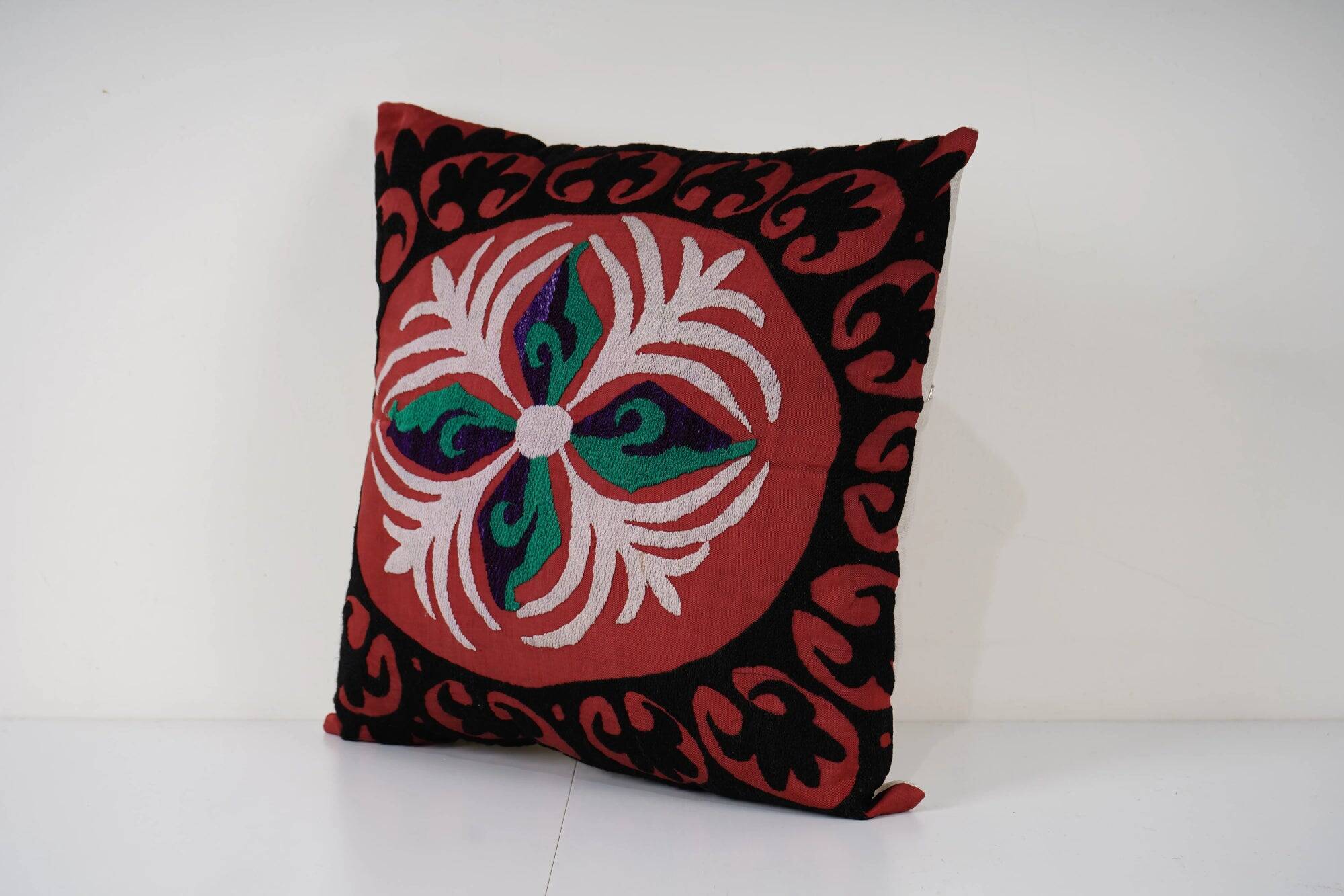 Housse de coussin brodée vintage 51x51 cm