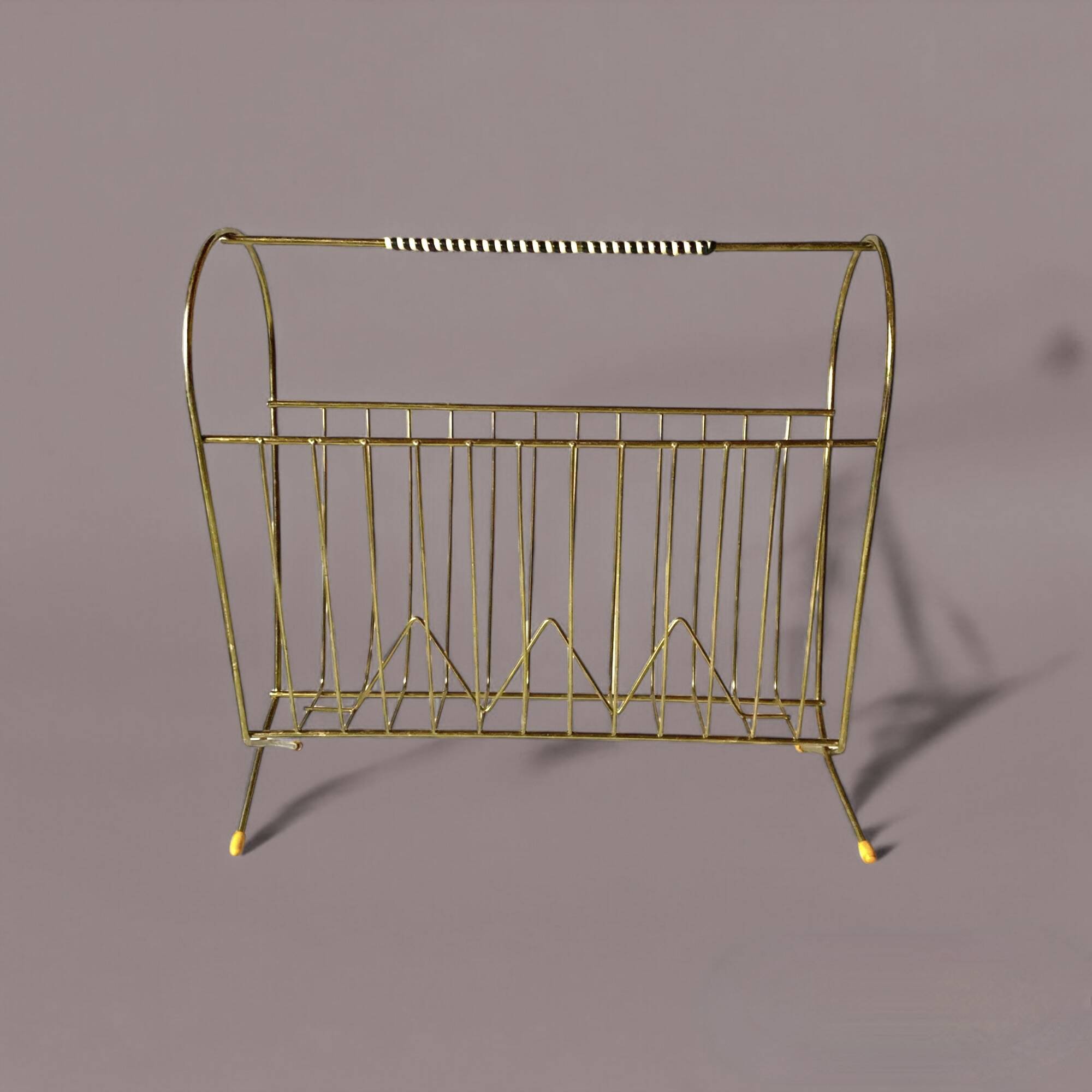 50s magazine rack in brass and scoubidou