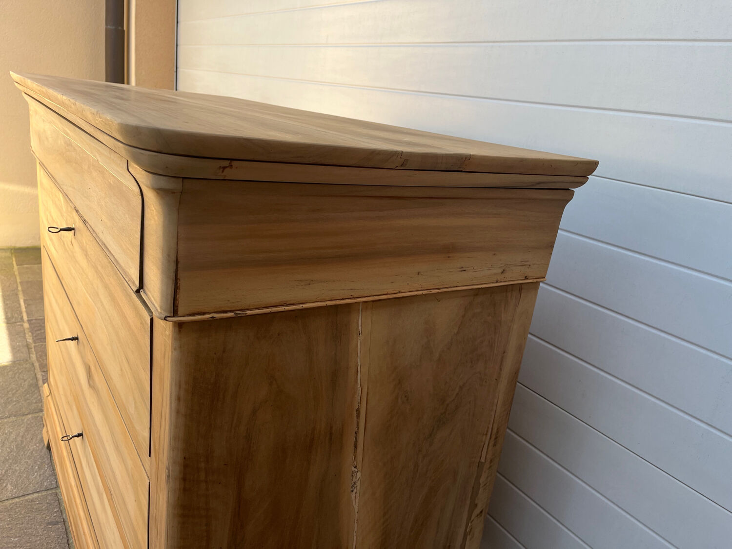 Commode parisienne