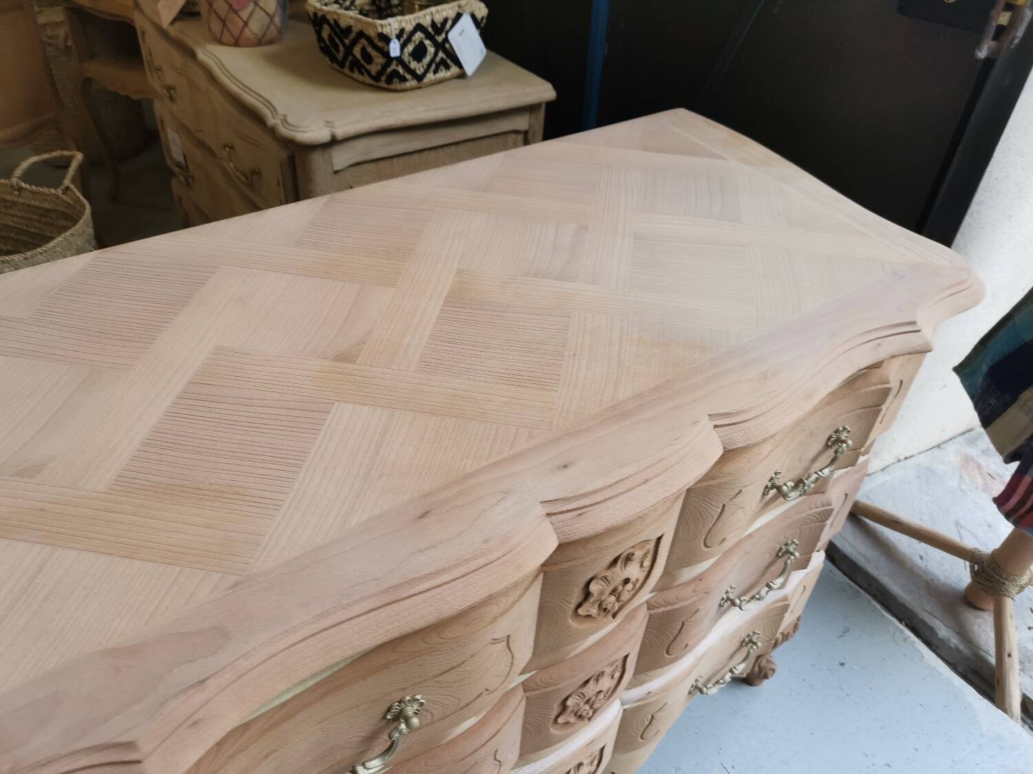Louis XV chest of drawers in raw wood with 3 drawers
