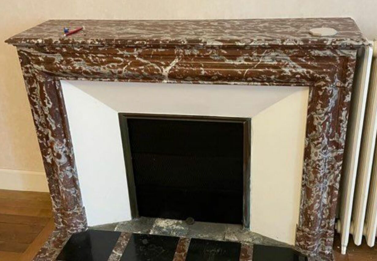 Fireplace in red marble from Languedoc