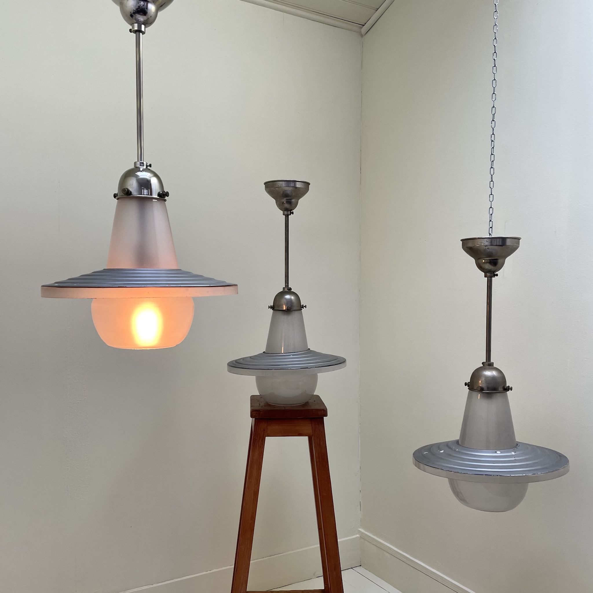 Suspension en verre mercurisé et sablé